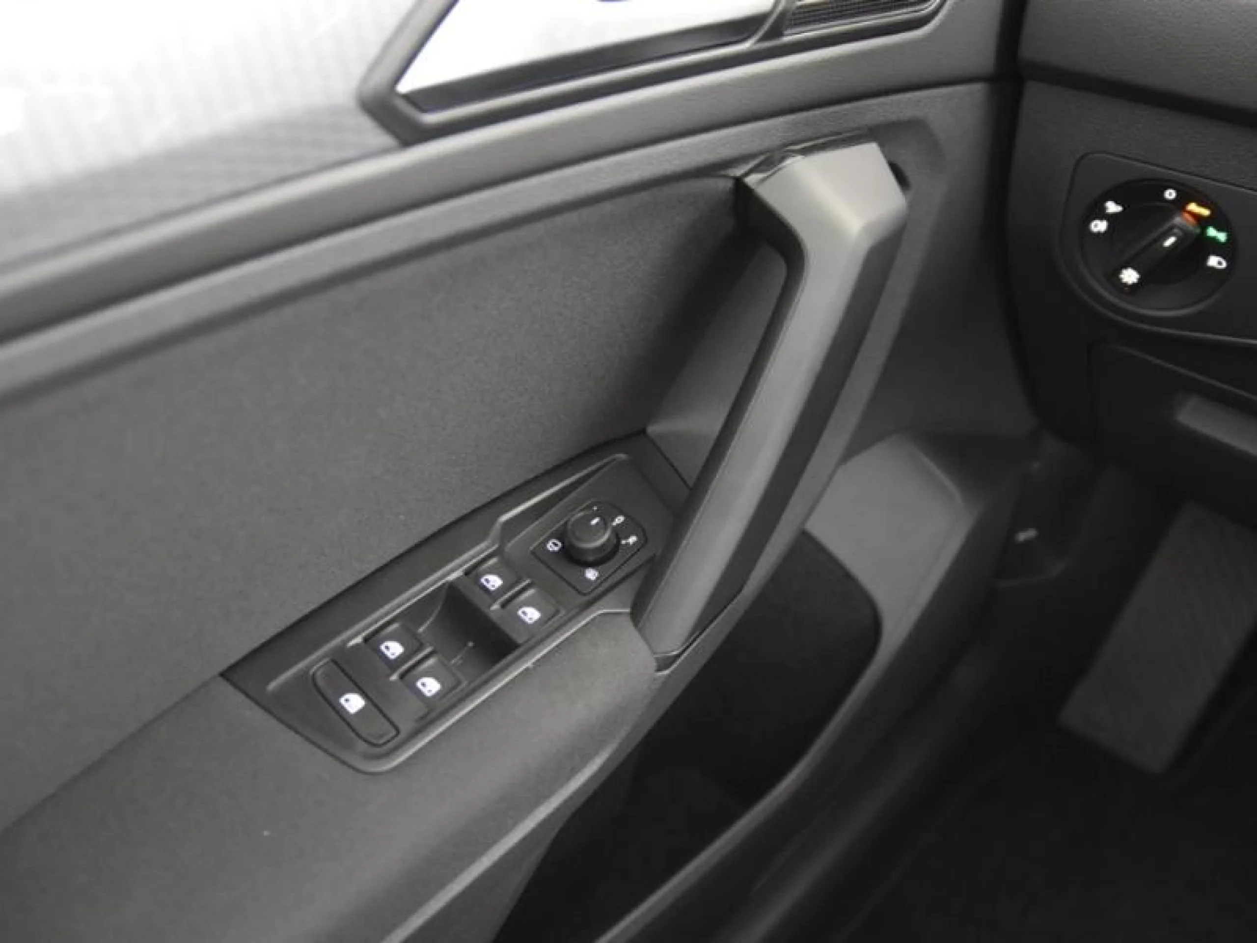 VOLKSWAGEN TIGUAN LIFE 2.0 TDI 90KW (122CV) - Foto 17