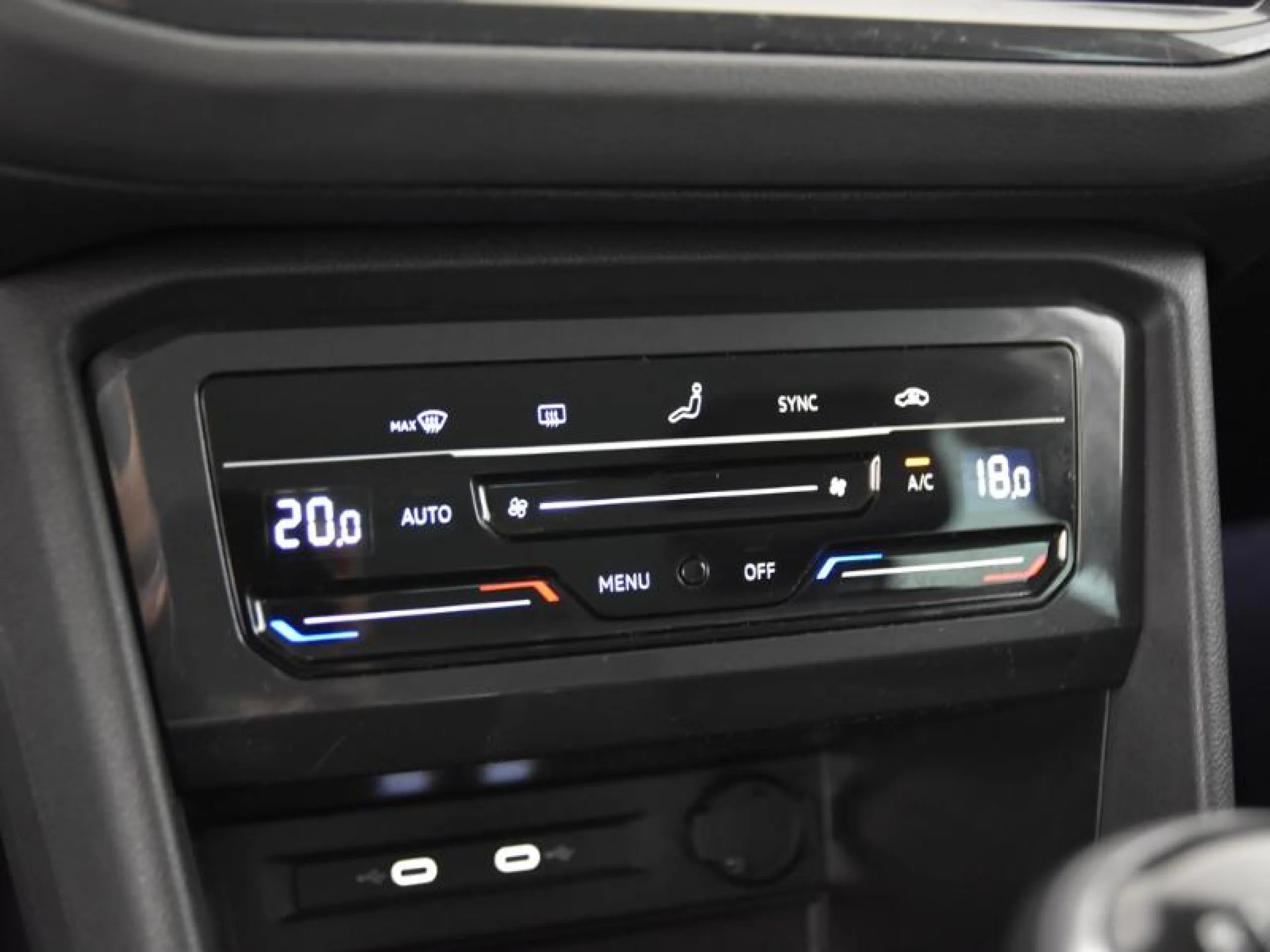 VOLKSWAGEN TIGUAN LIFE 2.0 TDI 110KW (150CV) - Foto 11