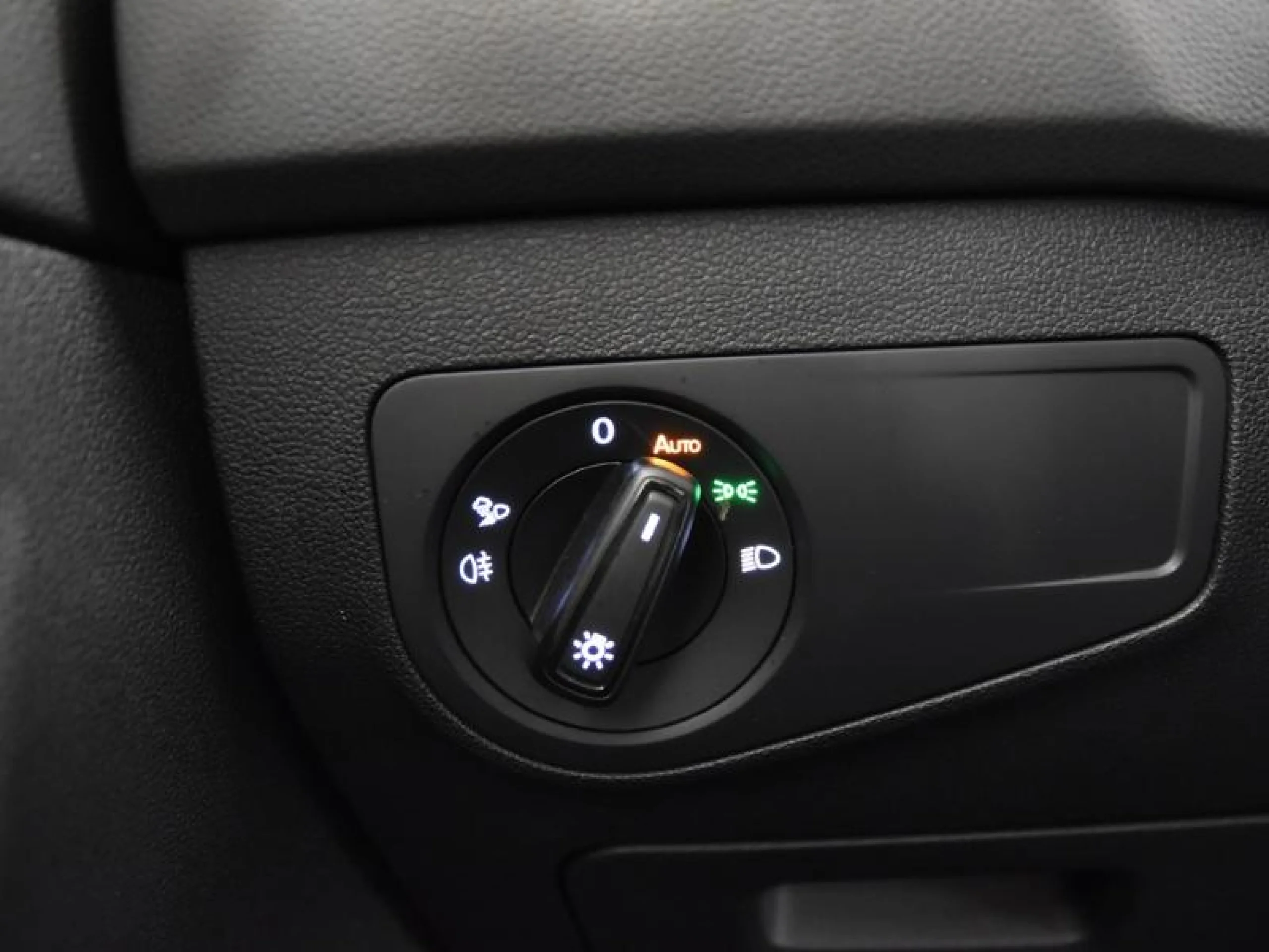 VOLKSWAGEN TIGUAN LIFE 2.0 TDI 110KW (150CV) - Foto 17