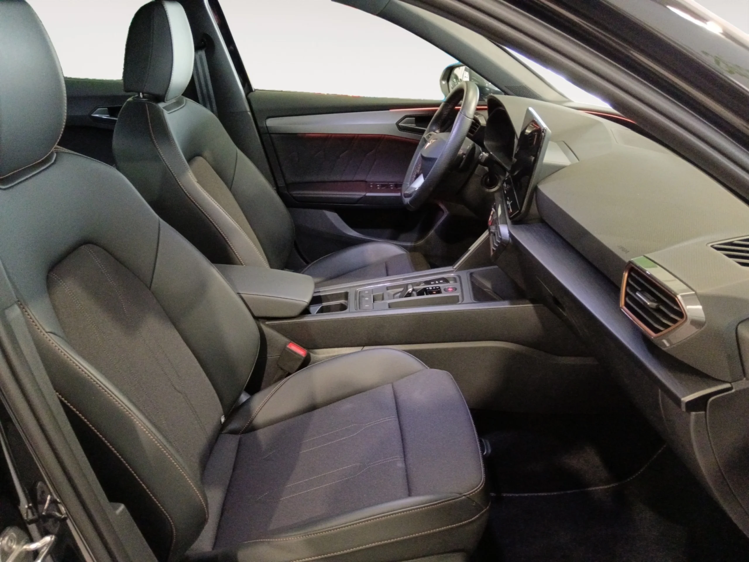 CUPRA LEON 1.5 ETSI 110KW (150CV) DSG - Foto 5