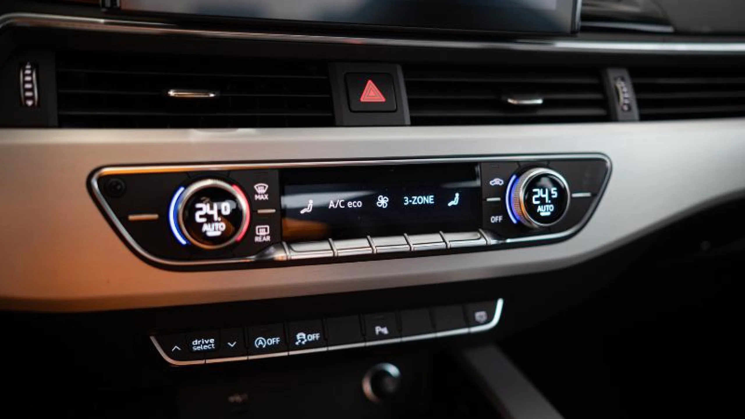 AUDI A4 S LINE 30 TDI 100KW (136CV) S TRONIC - Foto 17