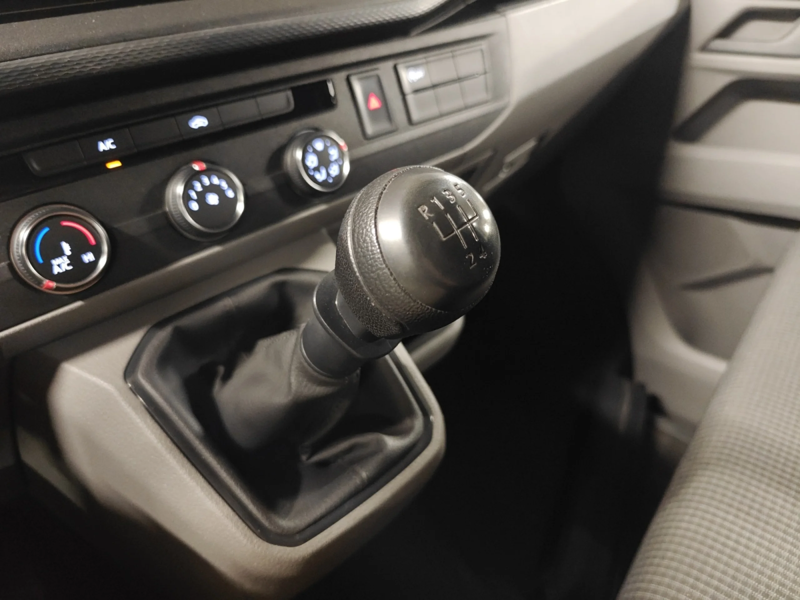 VOLKSWAGEN TRANSPORTER TRANSPORTER FURGÓN 2.0TDI BMT LARGA 81KW - Foto 17