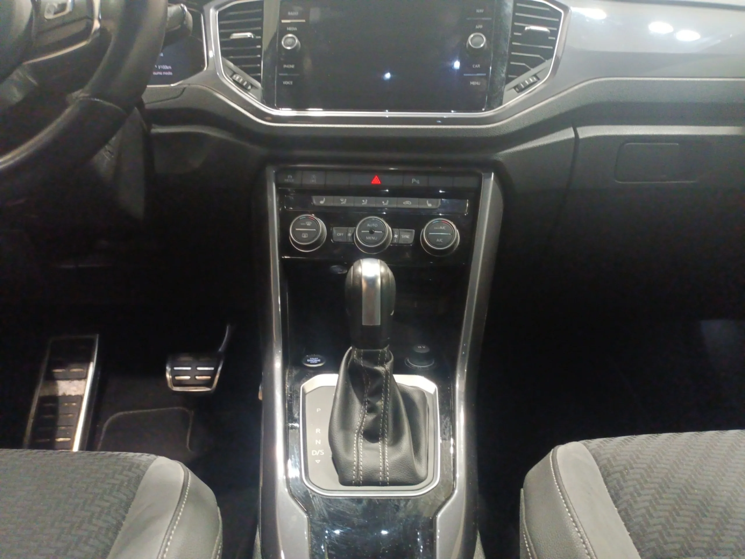 VOLKSWAGEN T ROC SPORT 1.5 TSI 110KW (150CV) DSG - Foto 10