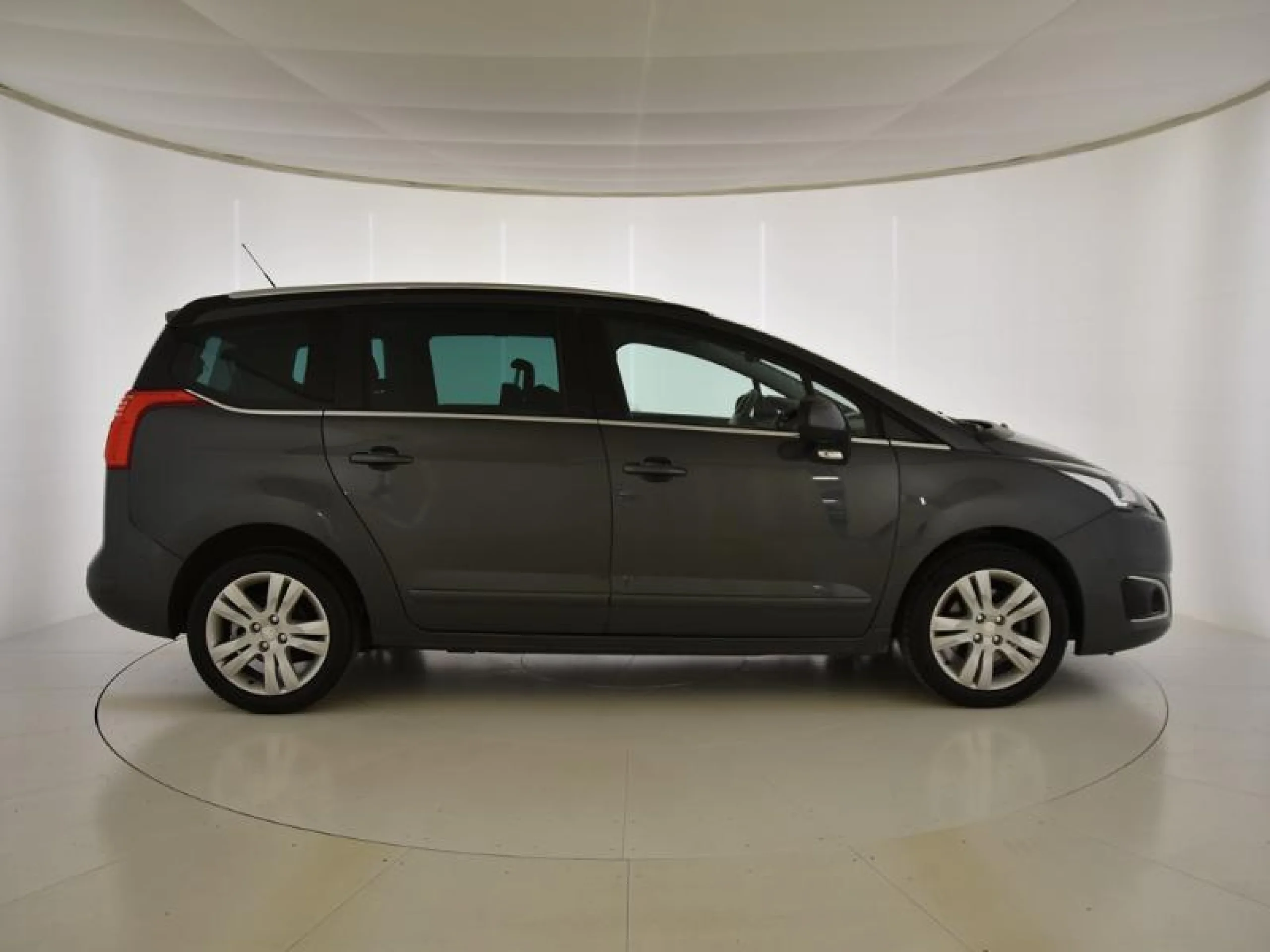PEUGEOT 5008 ACTIVE 1.6 BLUEHDI 120 FAP - Foto 3