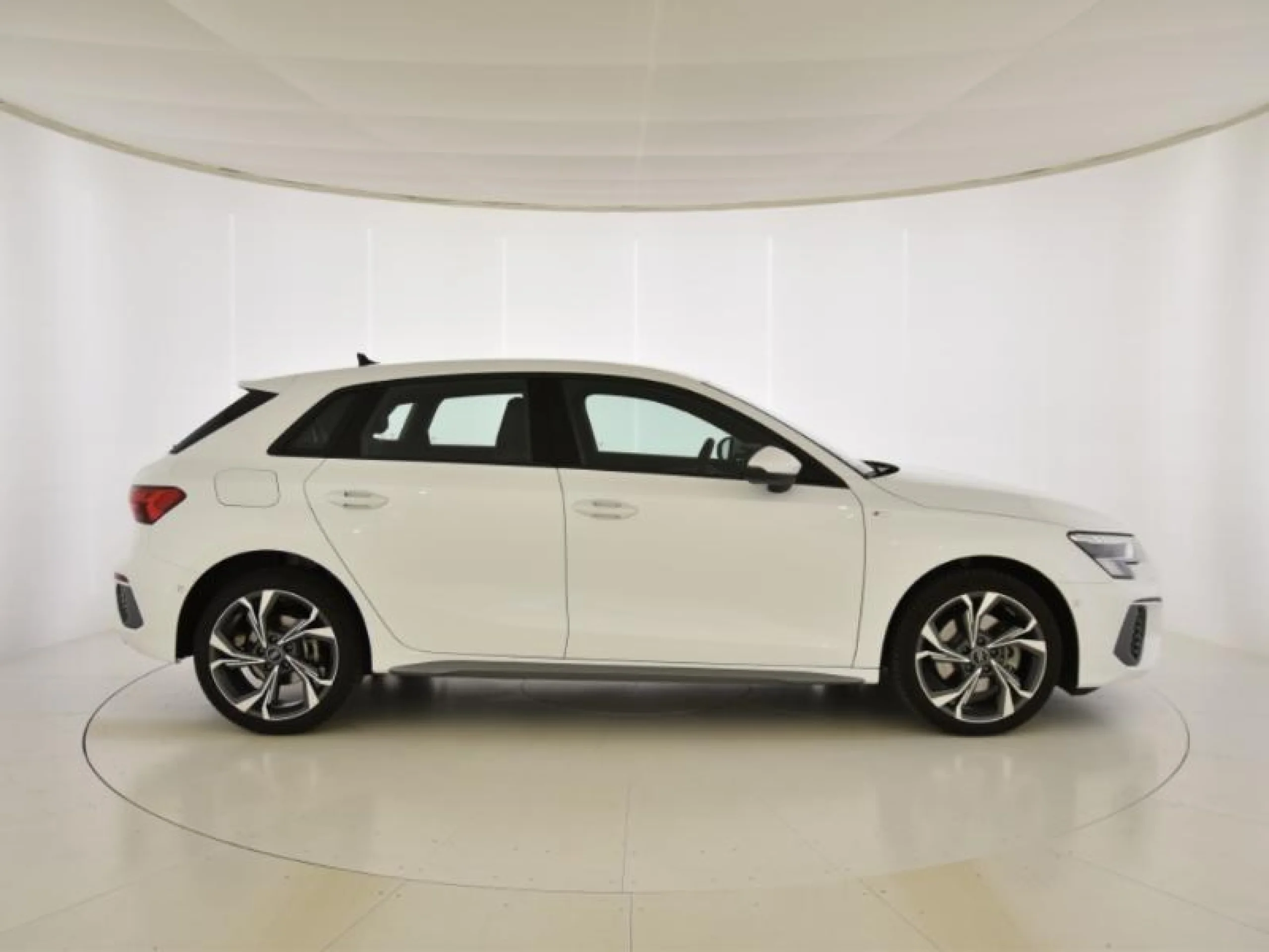 AUDI A3 SPORTBACK S LINE 40 TFSI E 150KW S TRON - Foto 3