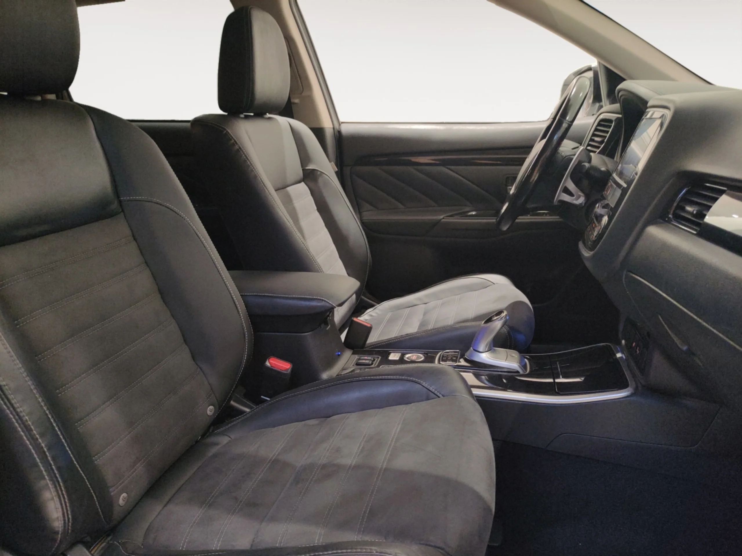 Mitsubishi OUTLANDER 2.0 PHWV KAITEKI AUTO 4WD - Foto 5