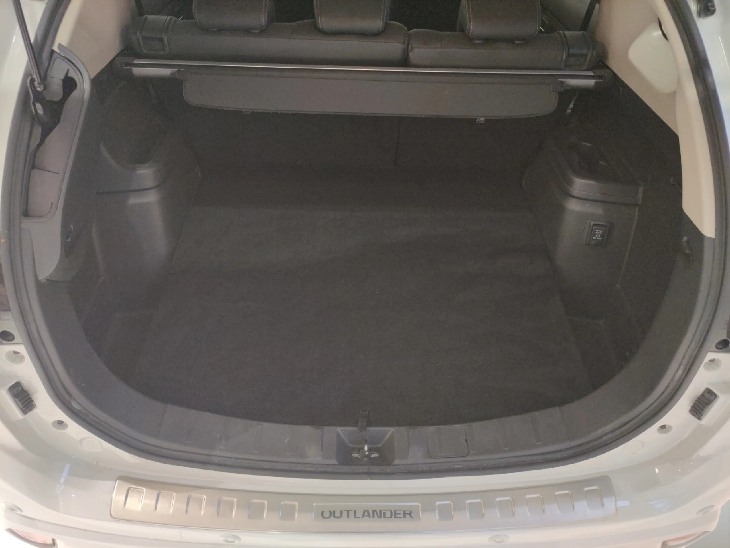 Mitsubishi OUTLANDER 2.0 PHWV KAITEKI AUTO 4WD - Foto 7