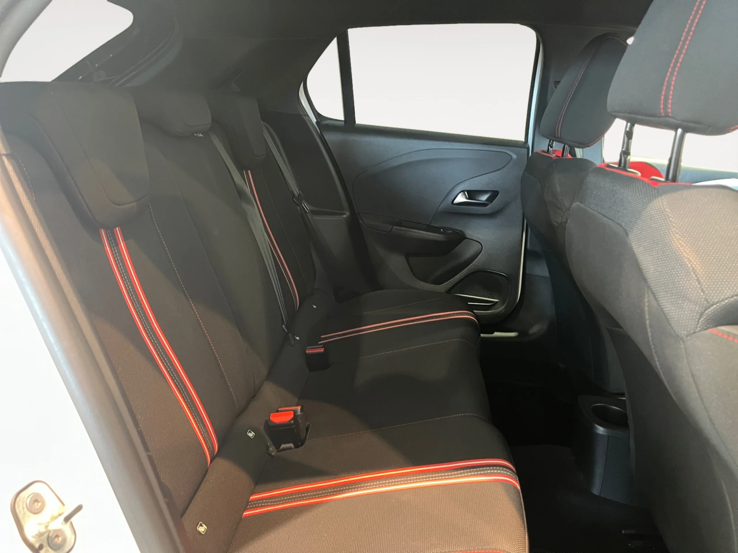 OPEL CORSA 1.5D DT 74KW (100CV) GS LINE - Foto 6