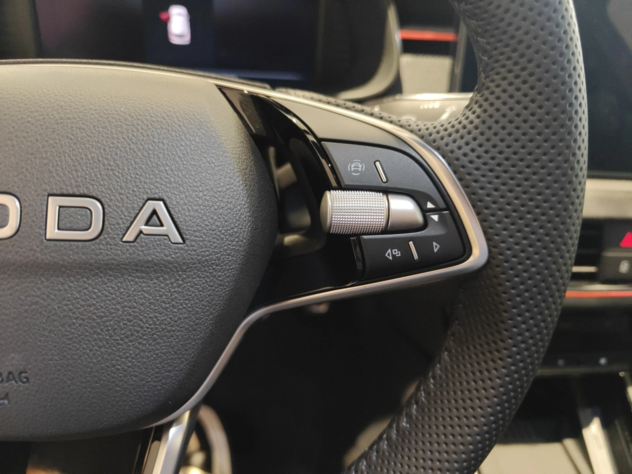 SKODA KAMIQ 1.0 TSI 85KW (115CV) SPORT - Foto 10