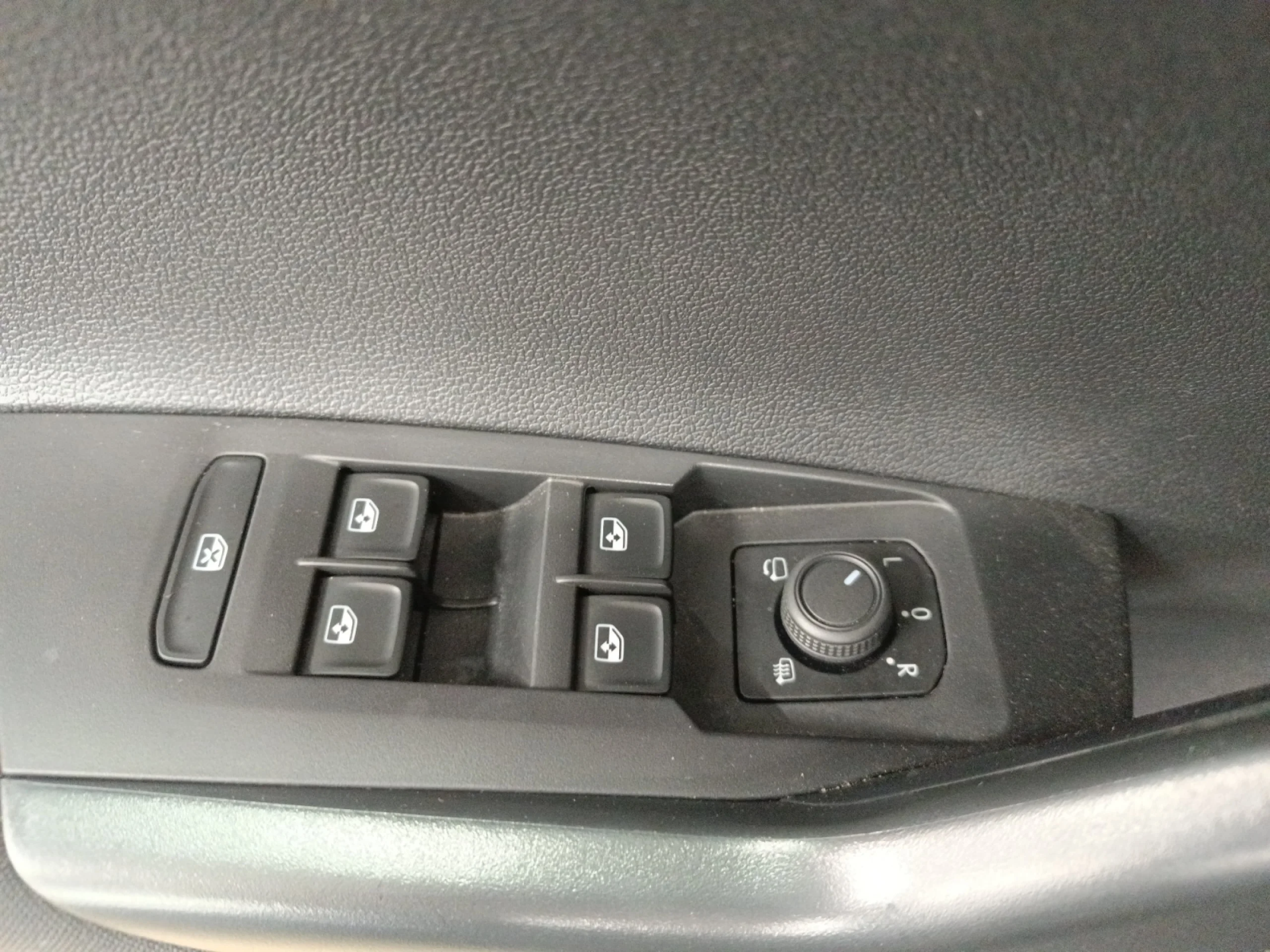 VOLKSWAGEN POLO LIFE 1.0 TSI 70KW (95CV) - Foto 13