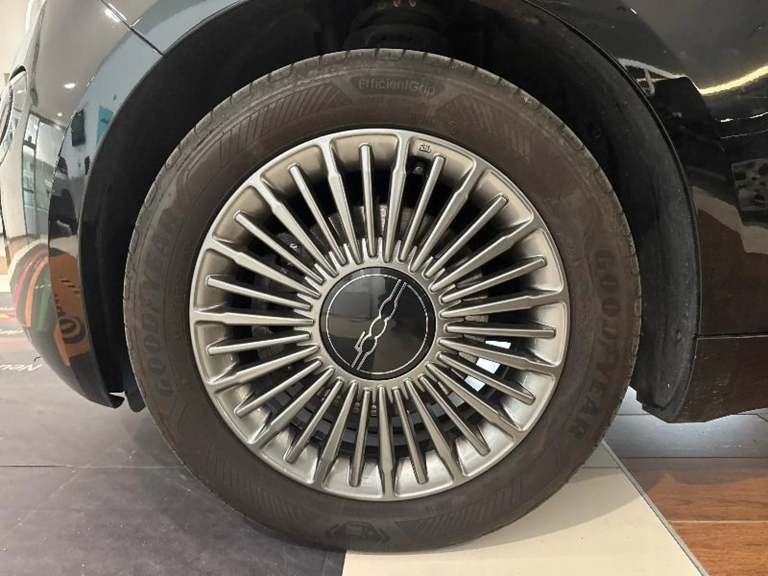 FIAT 500 ICON HB 320KM 85KW (118CV) - Foto 8