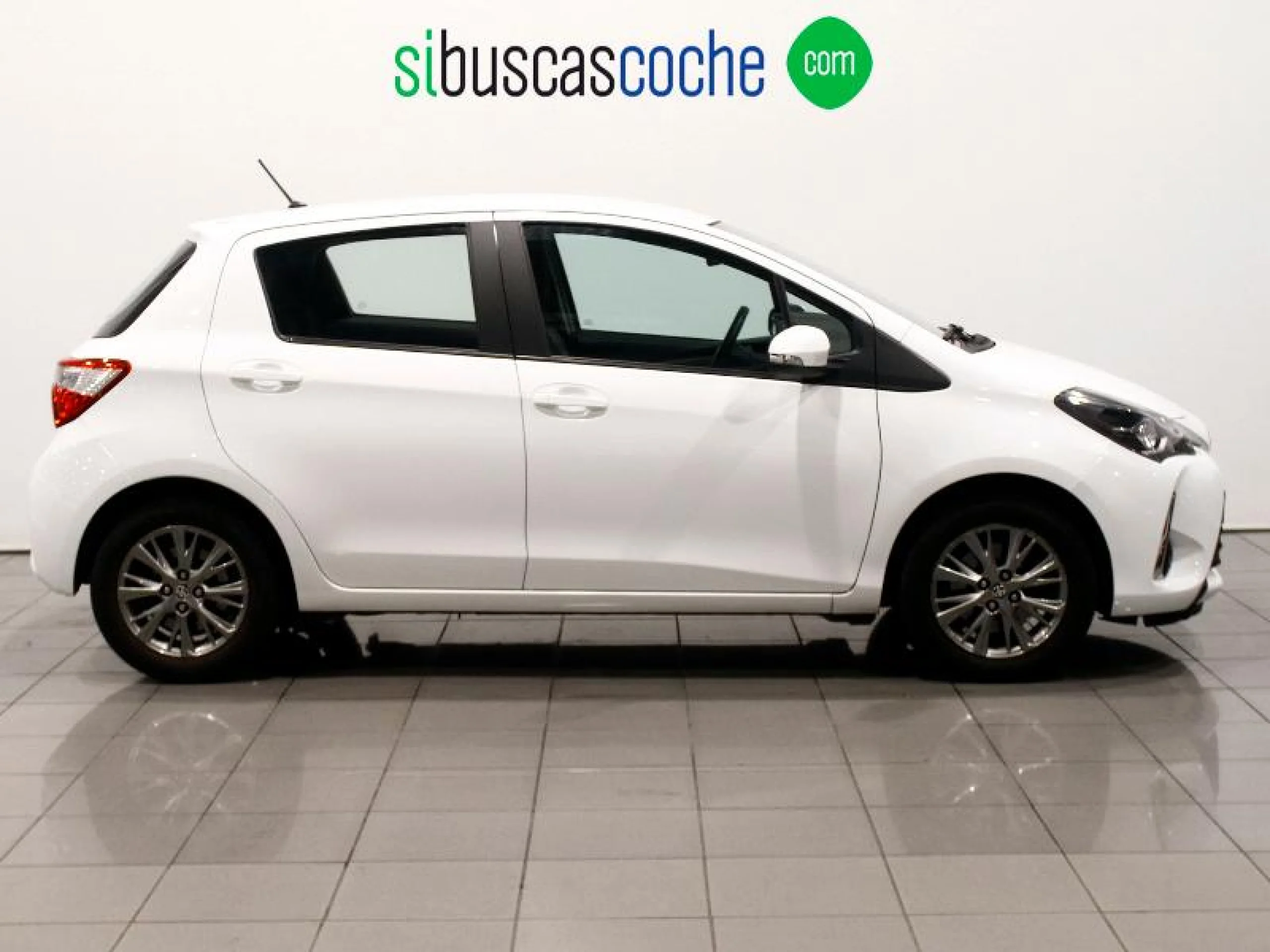 TOYOTA Yaris 1.5 110 ACTIVE - Foto 3