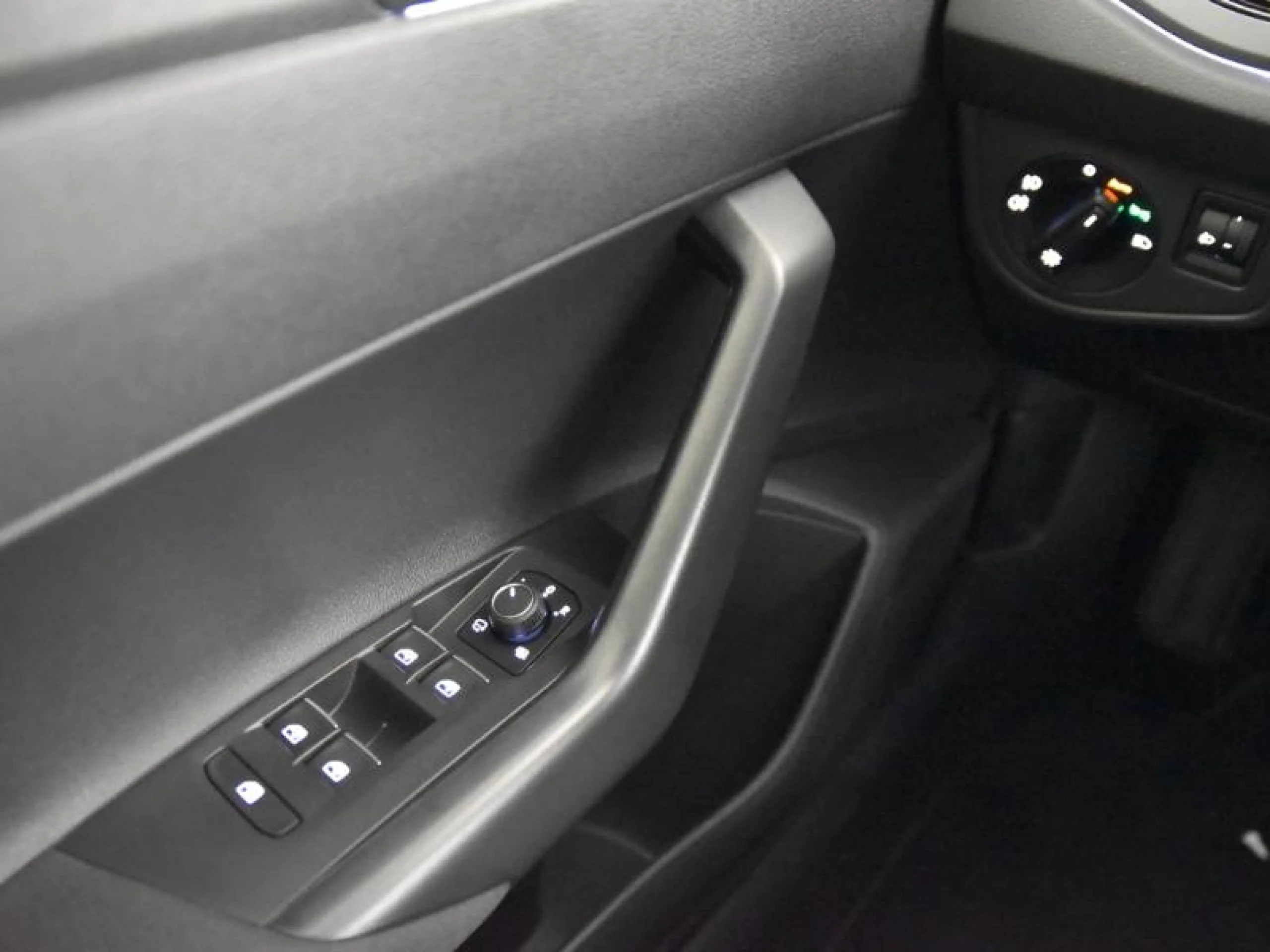 VOLKSWAGEN POLO POLO R LINE 1.0 TSI 70 KW (95 CV)  5 VEL. - Foto 15