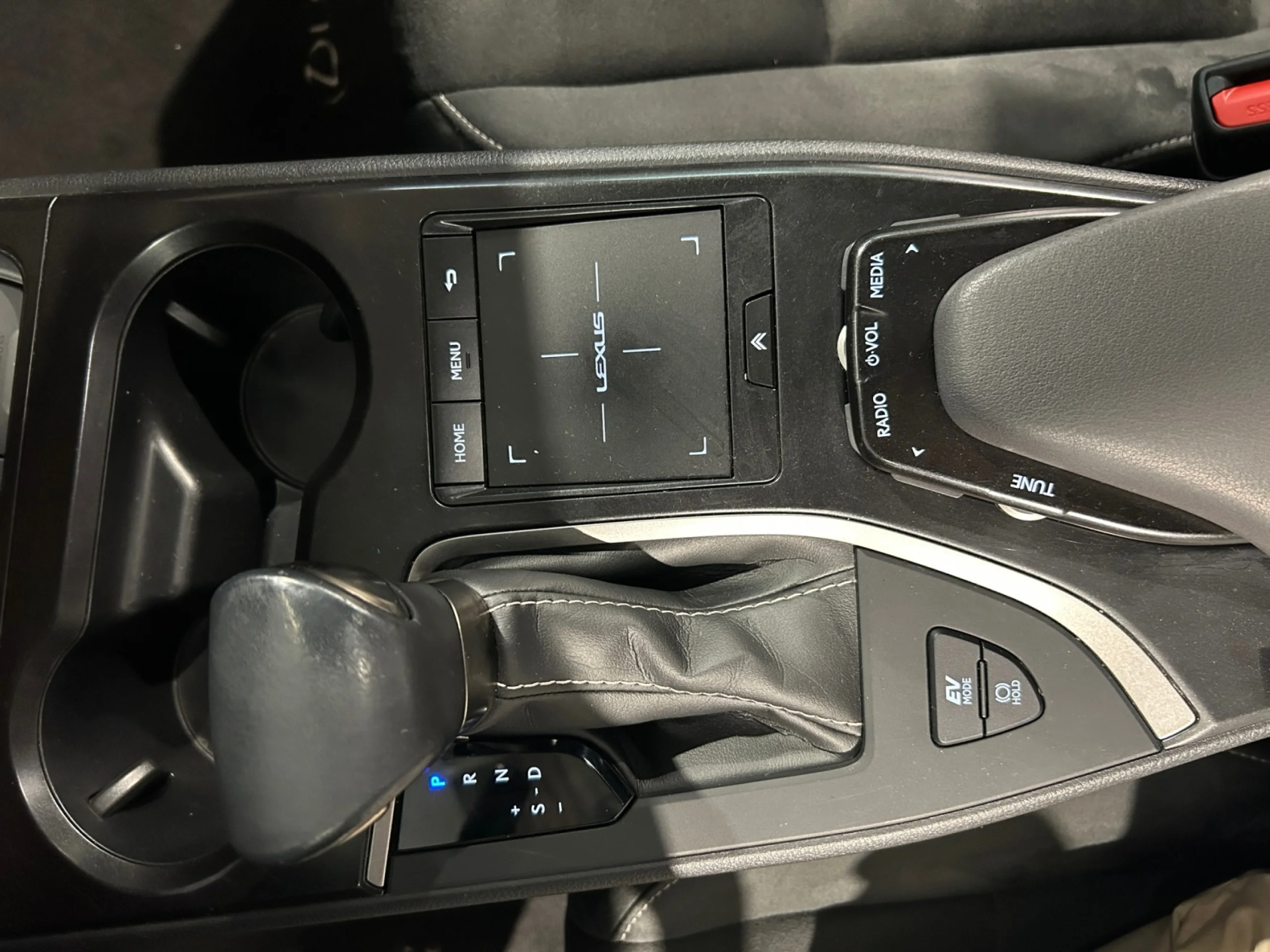 Lexus UX 2.0 250H PREMIUM - Foto 14