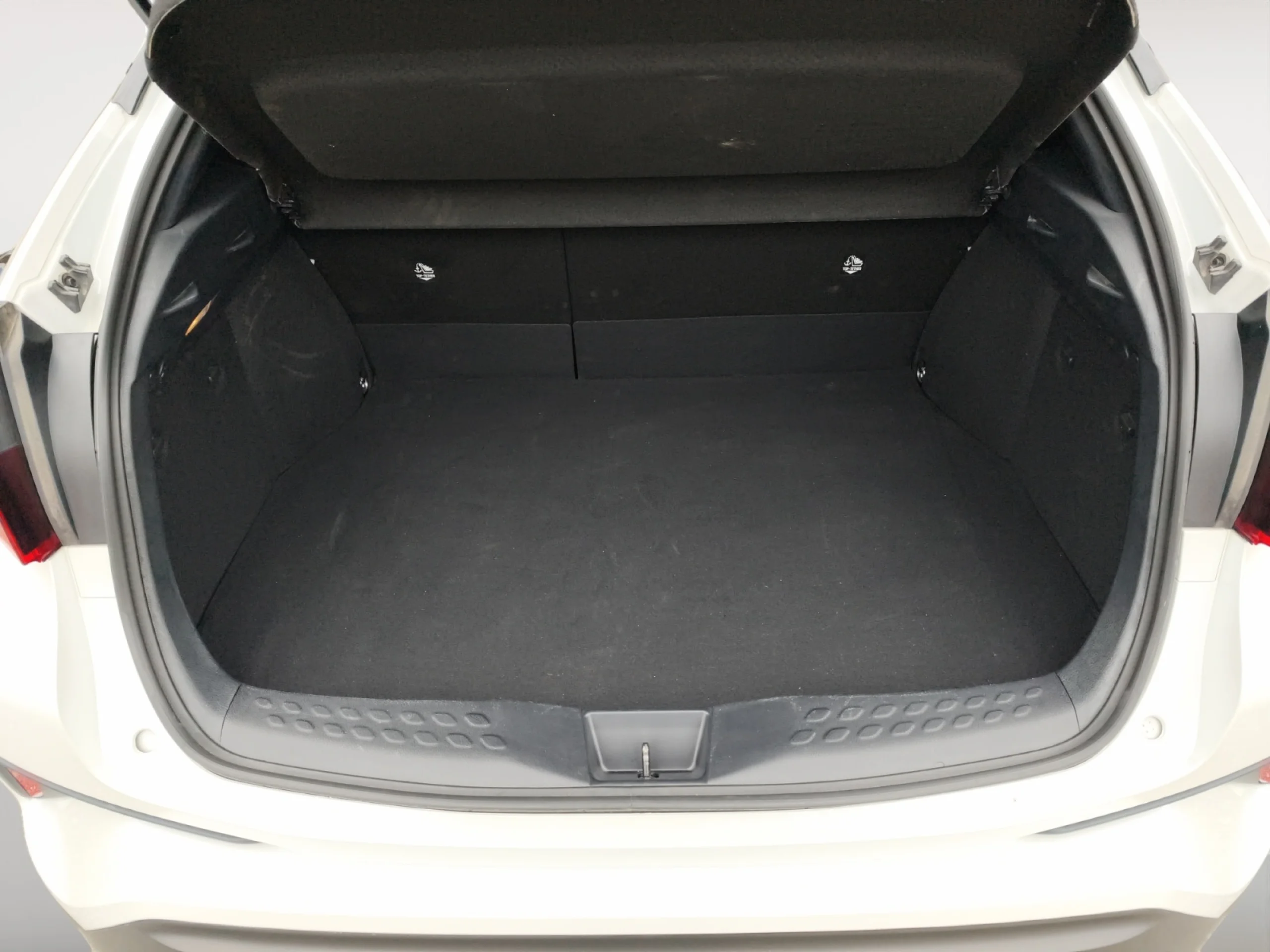TOYOTA C HR 2.0 180H ADVANCE - Foto 7