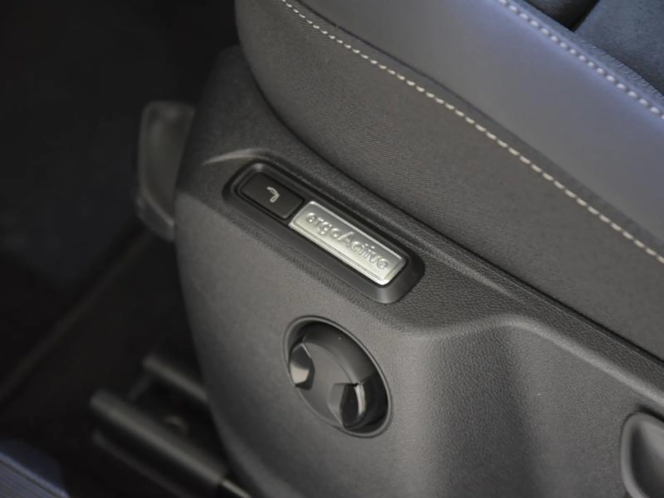 VOLKSWAGEN T ROC T ROC DARK LINE 1.0 TSI 85 KW (115 CV)  6 VEL. - Foto 11