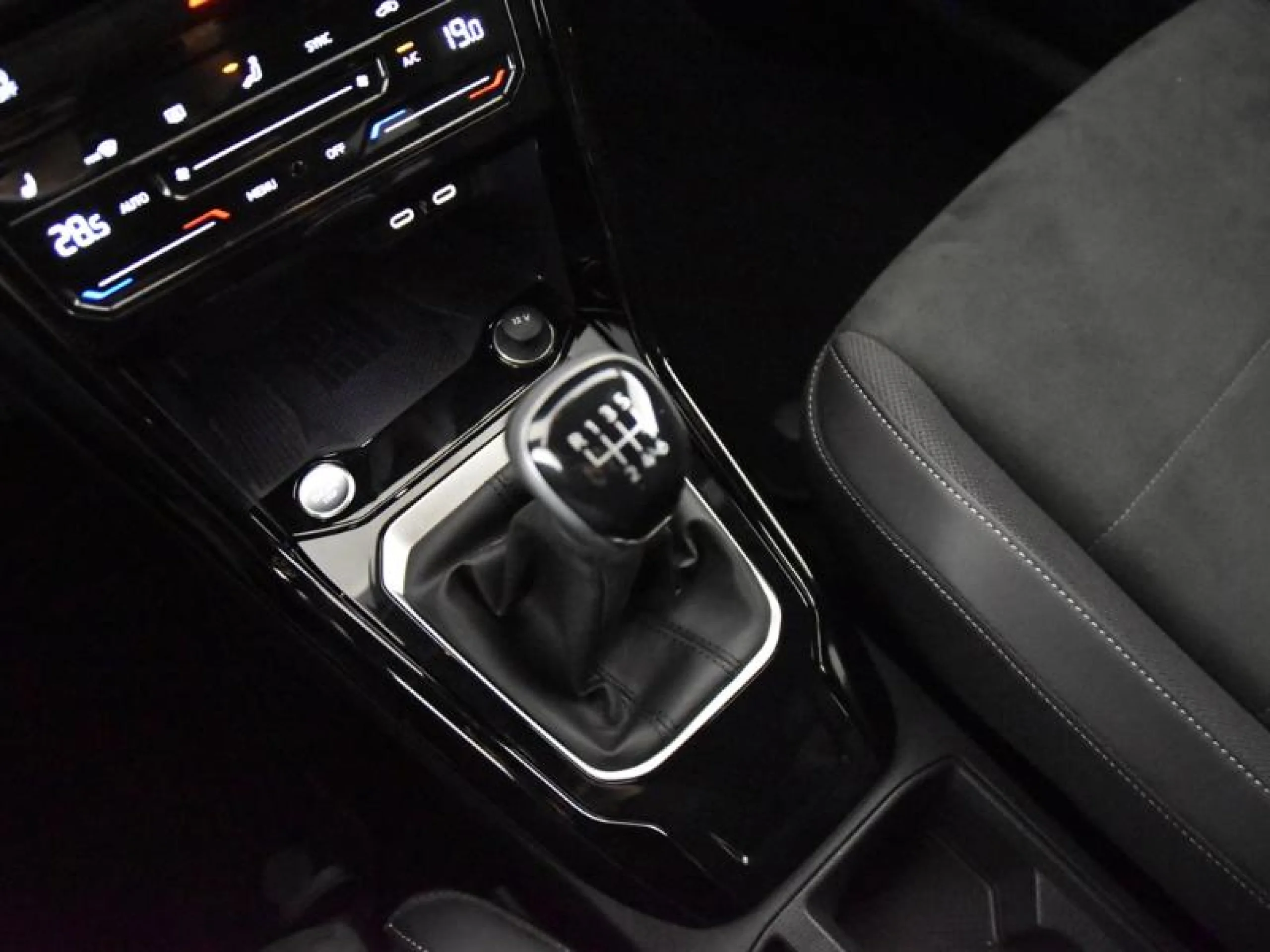 VOLKSWAGEN T ROC T ROC DARK LINE 1.0 TSI 85 KW (115 CV)  6 VEL. - Foto 12