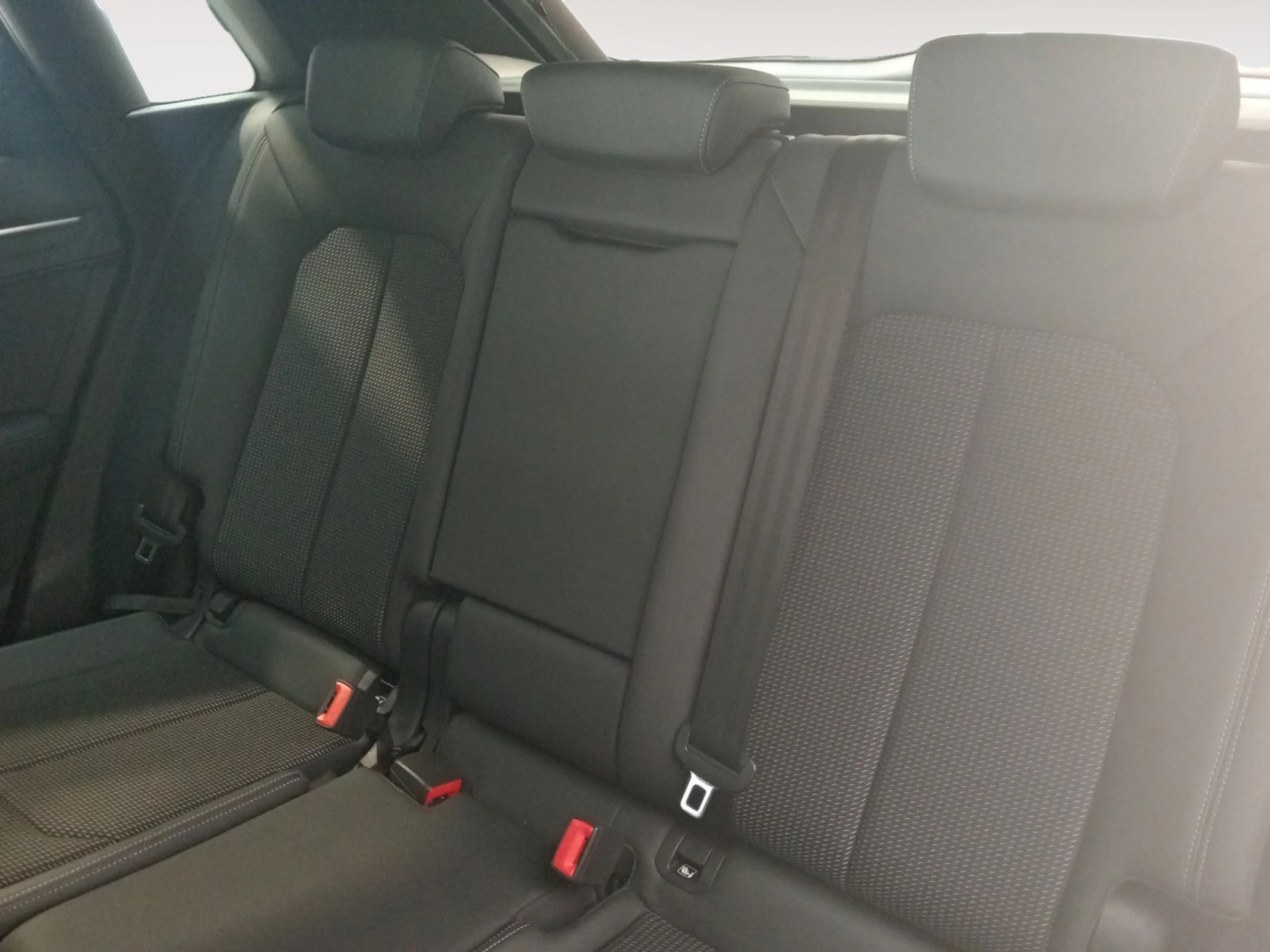 AUDI Q3 40 TFSI 140KW S TRONIC QUATTR BLACK LINE - Foto 6
