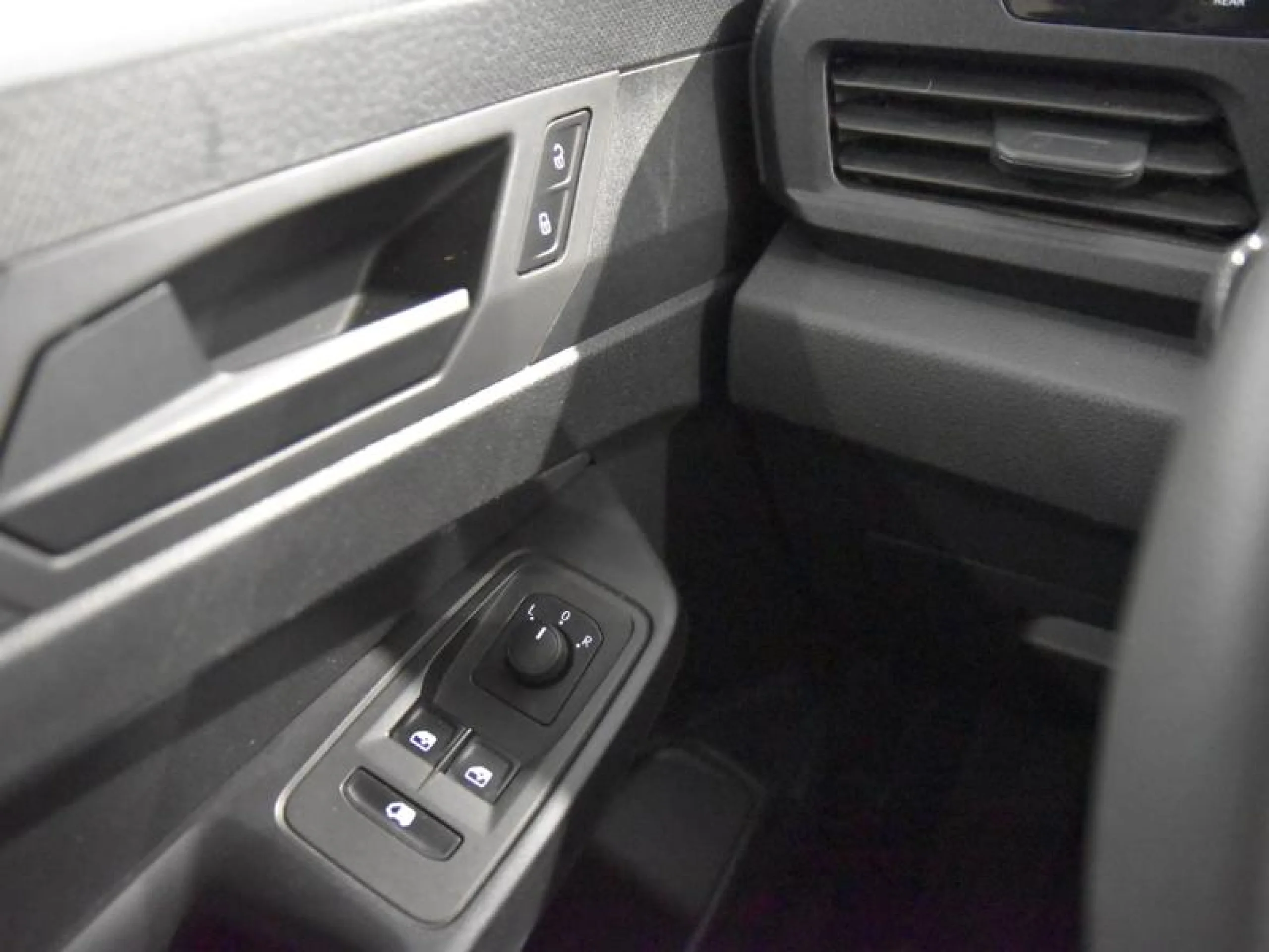 VW COMERCIALES Caddy CADDY CARGO MAXI MRW V2  2.0 TDI 75 KW (102 CV) 6 VEL. 2.300 - Foto 13