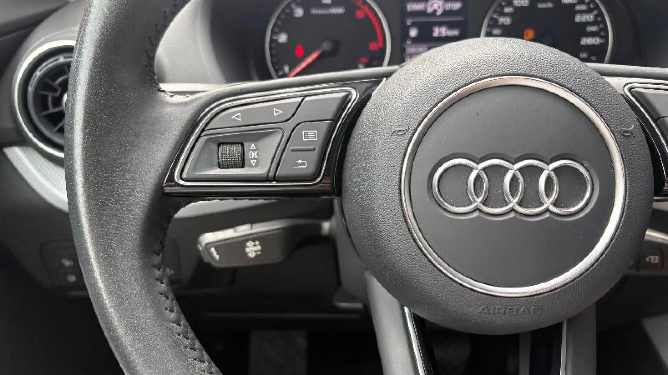 AUDI Q2 DESIGN 30 TDI 85KW (116CV) S TRONIC - Foto 19