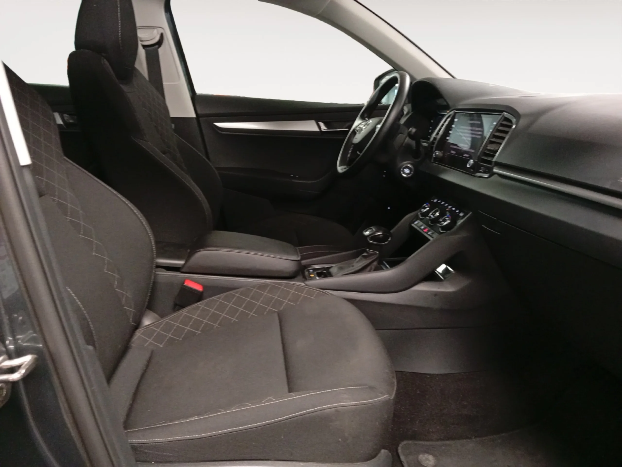 SKODA KAROQ 1.5 TSI 110KW (150CV) DSG ACT AMBITION - Foto 4