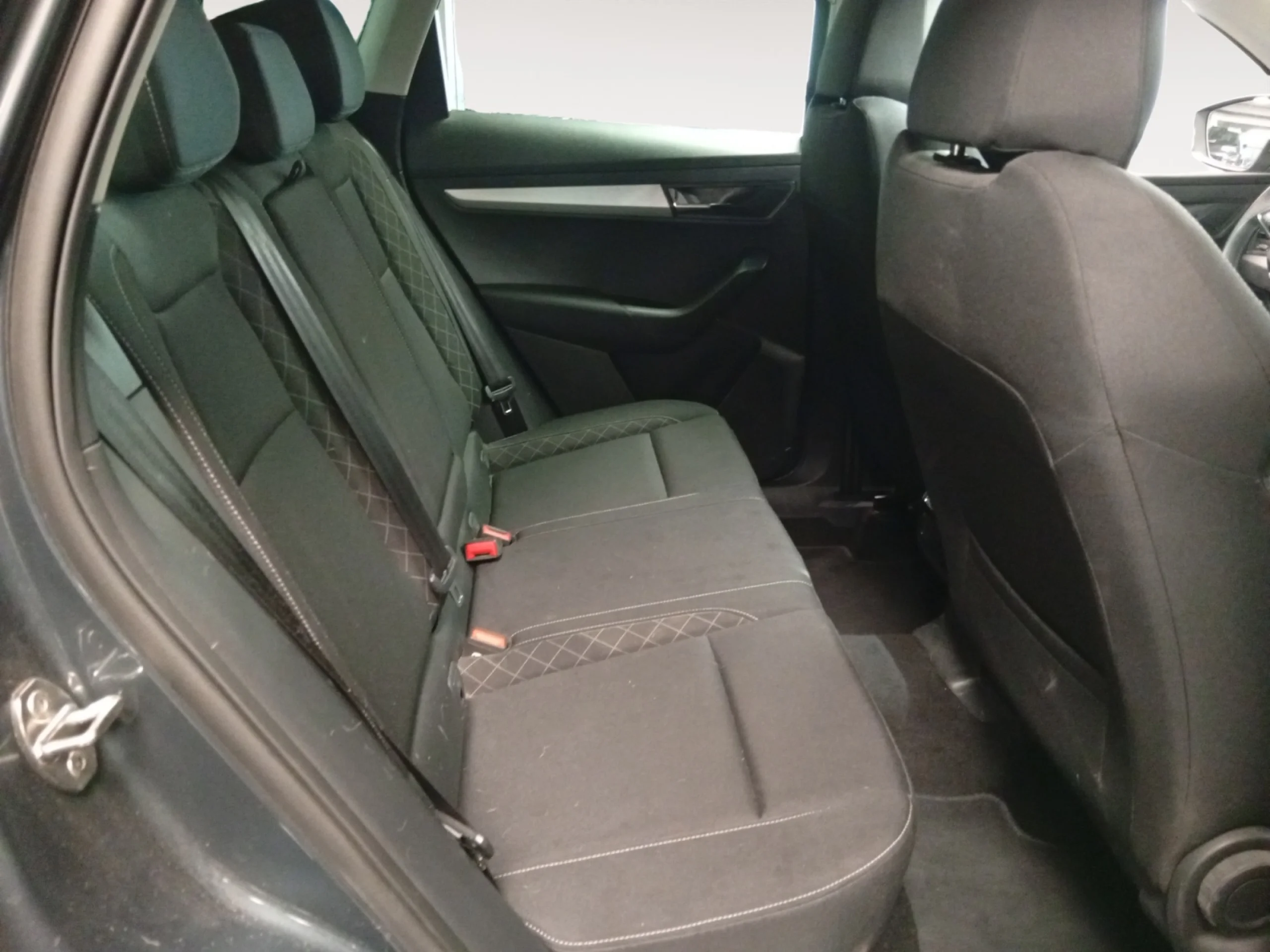 SKODA KAROQ 1.5 TSI 110KW (150CV) DSG ACT AMBITION - Foto 5