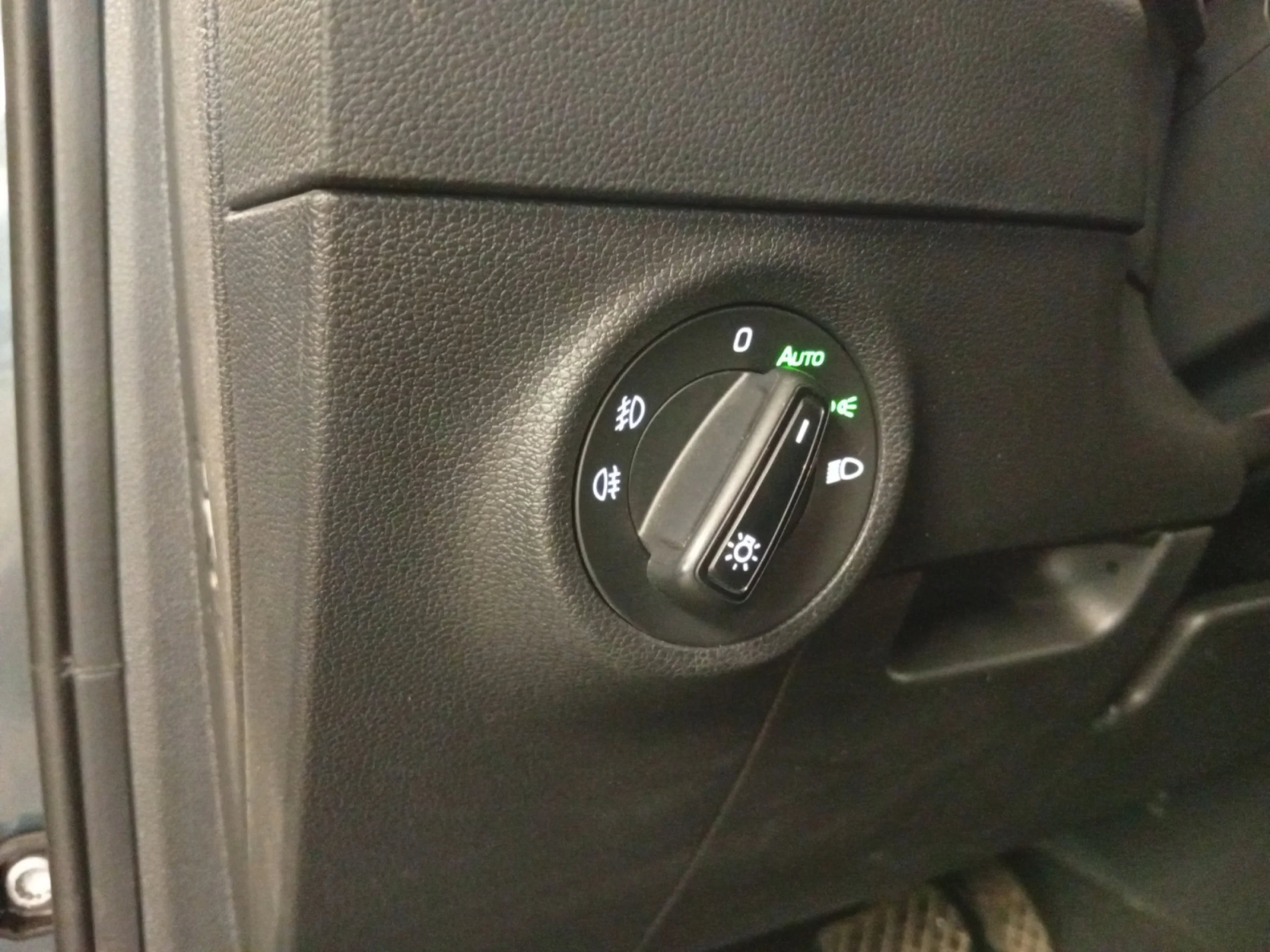 SKODA KAROQ 1.5 TSI 110KW (150CV) DSG ACT AMBITION - Foto 8