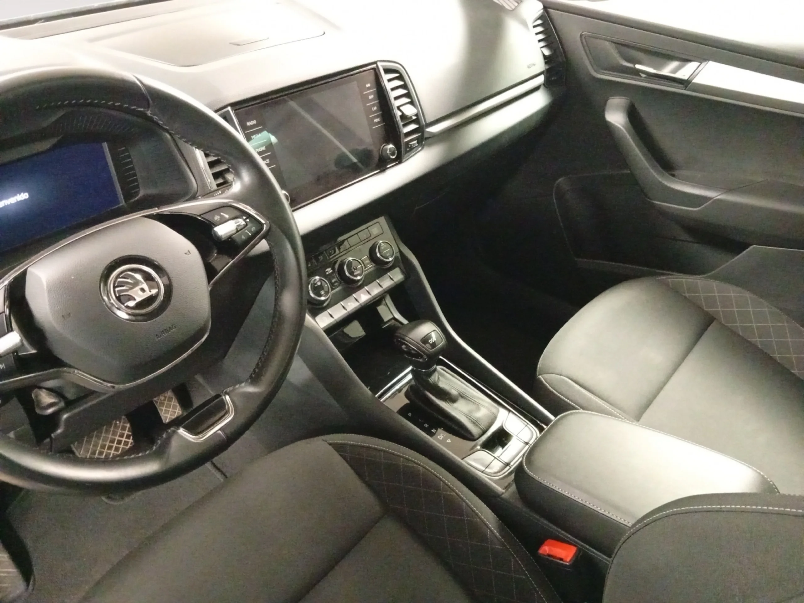 SKODA KAROQ 1.5 TSI 110KW (150CV) DSG ACT AMBITION - Foto 19