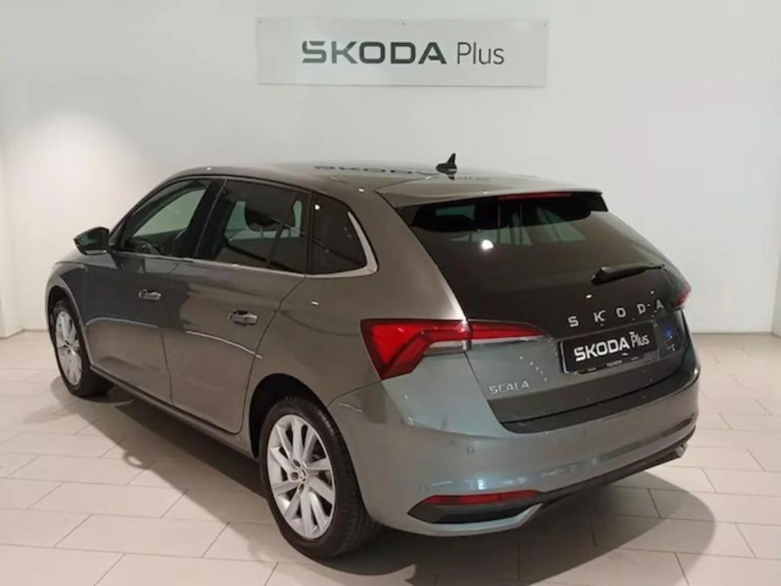 SKODA SCALA 1.0 TSI 85KW (115 CV) DSG SELECTION - Foto 2