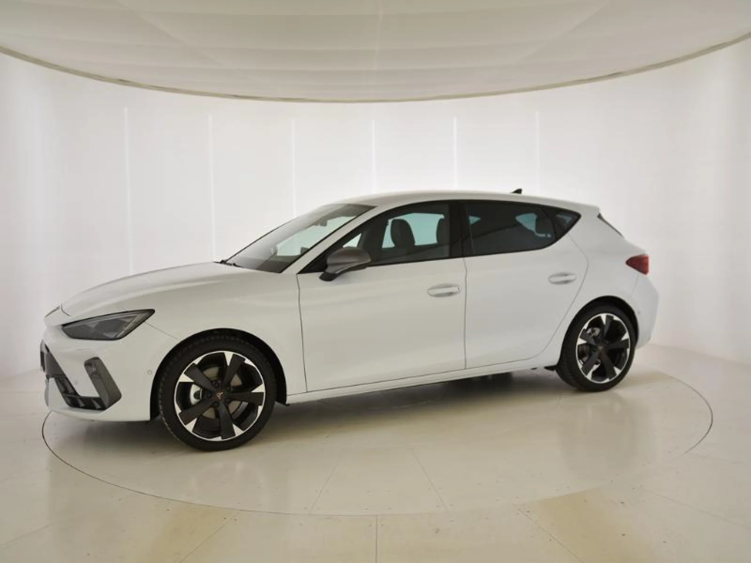 CUPRA LEON 1.5 ETSI 110KW (150CV) DSG - Foto 5