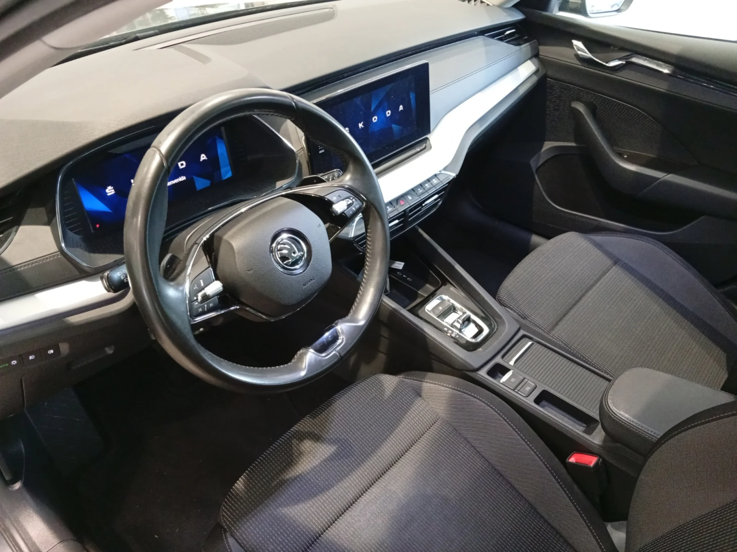 SKODA OCTAVIA COMBI 2.0 TDI 110KW(150CV) DSG AMBITION - Foto 9