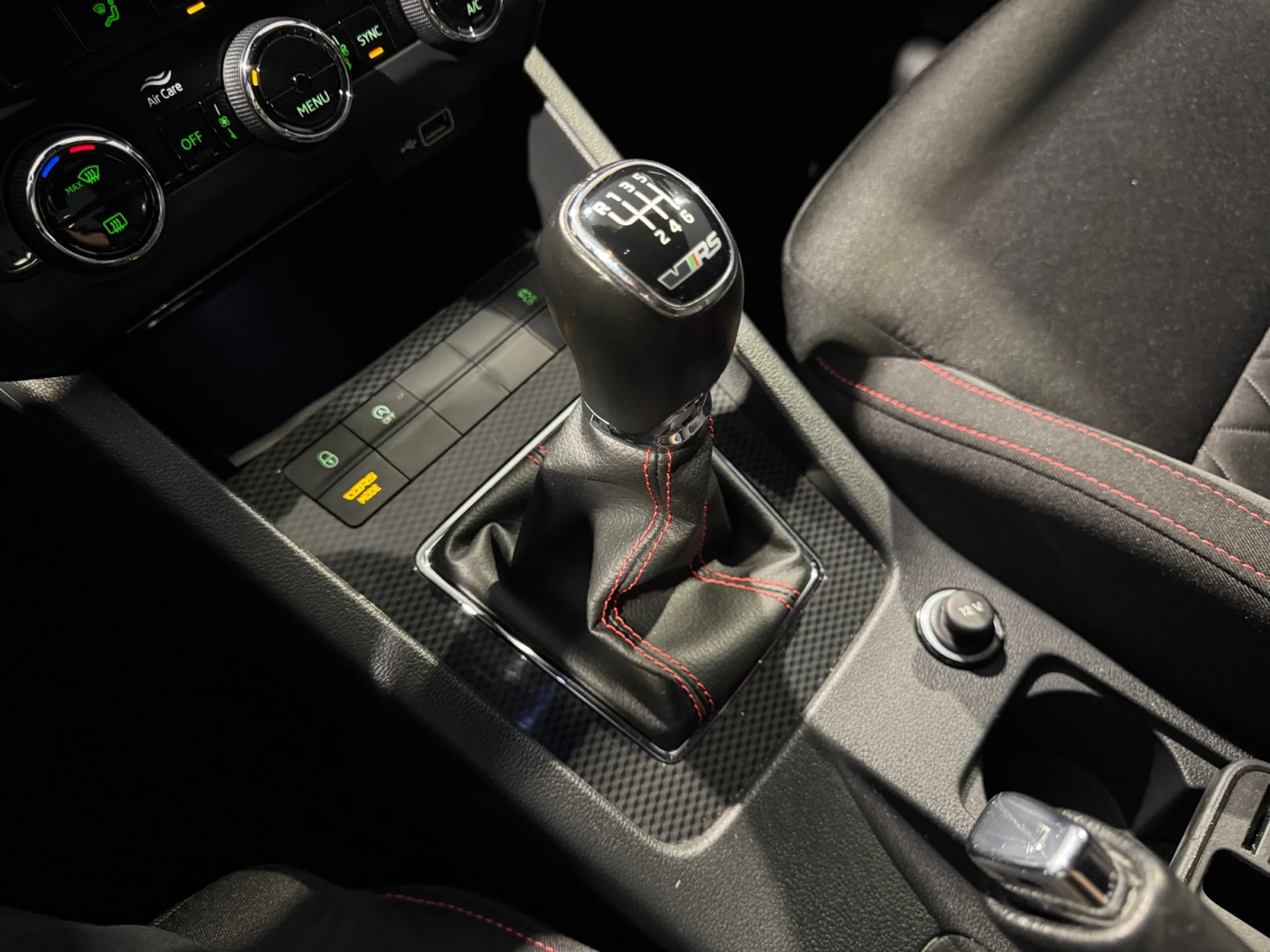 SKODA OCTAVIA 2.0 TSI 180KW (245CV) RS - Foto 17