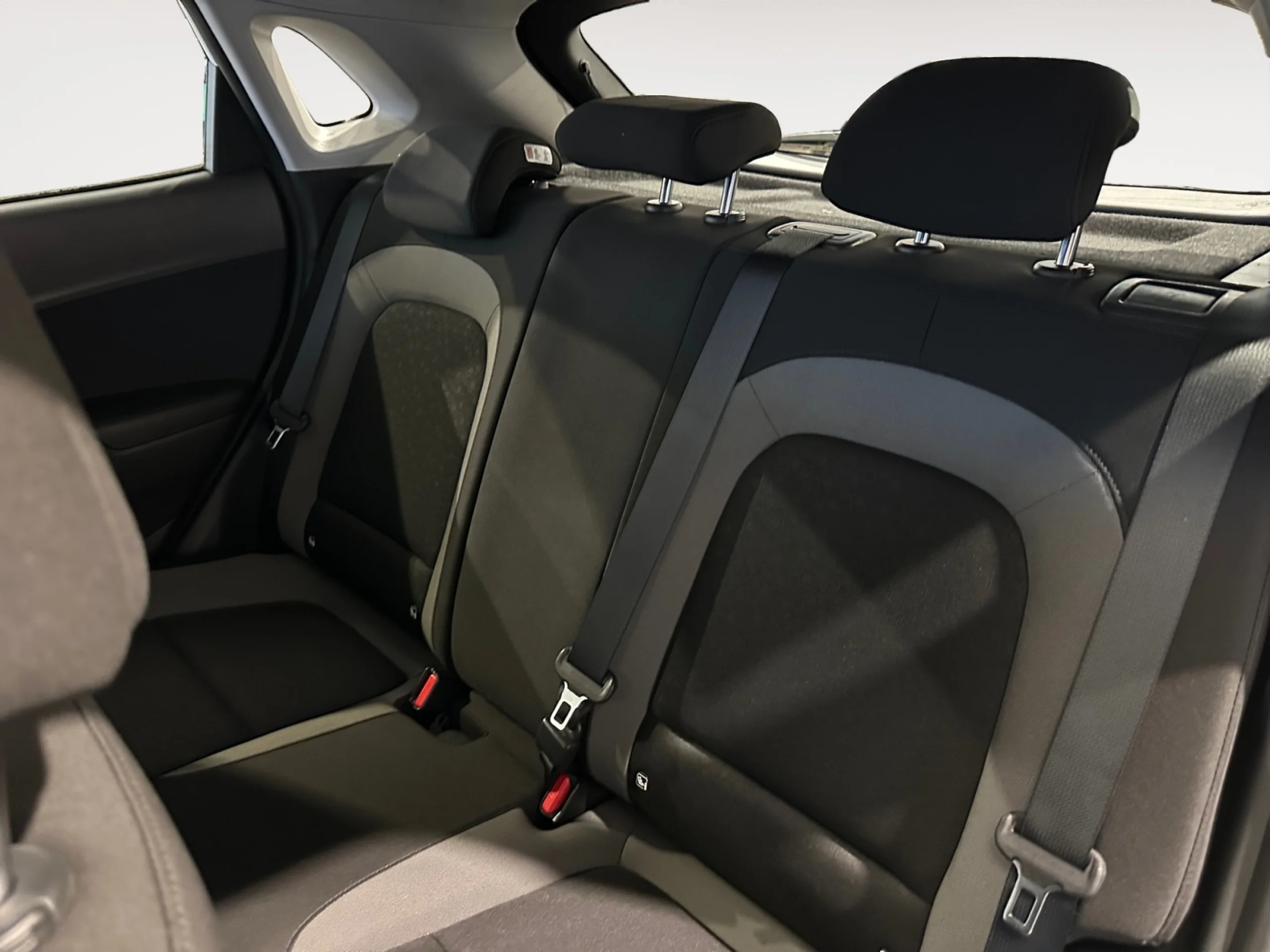 HYUNDAI KONA 1.0 TGDI KLASS 4X2 - Foto 6