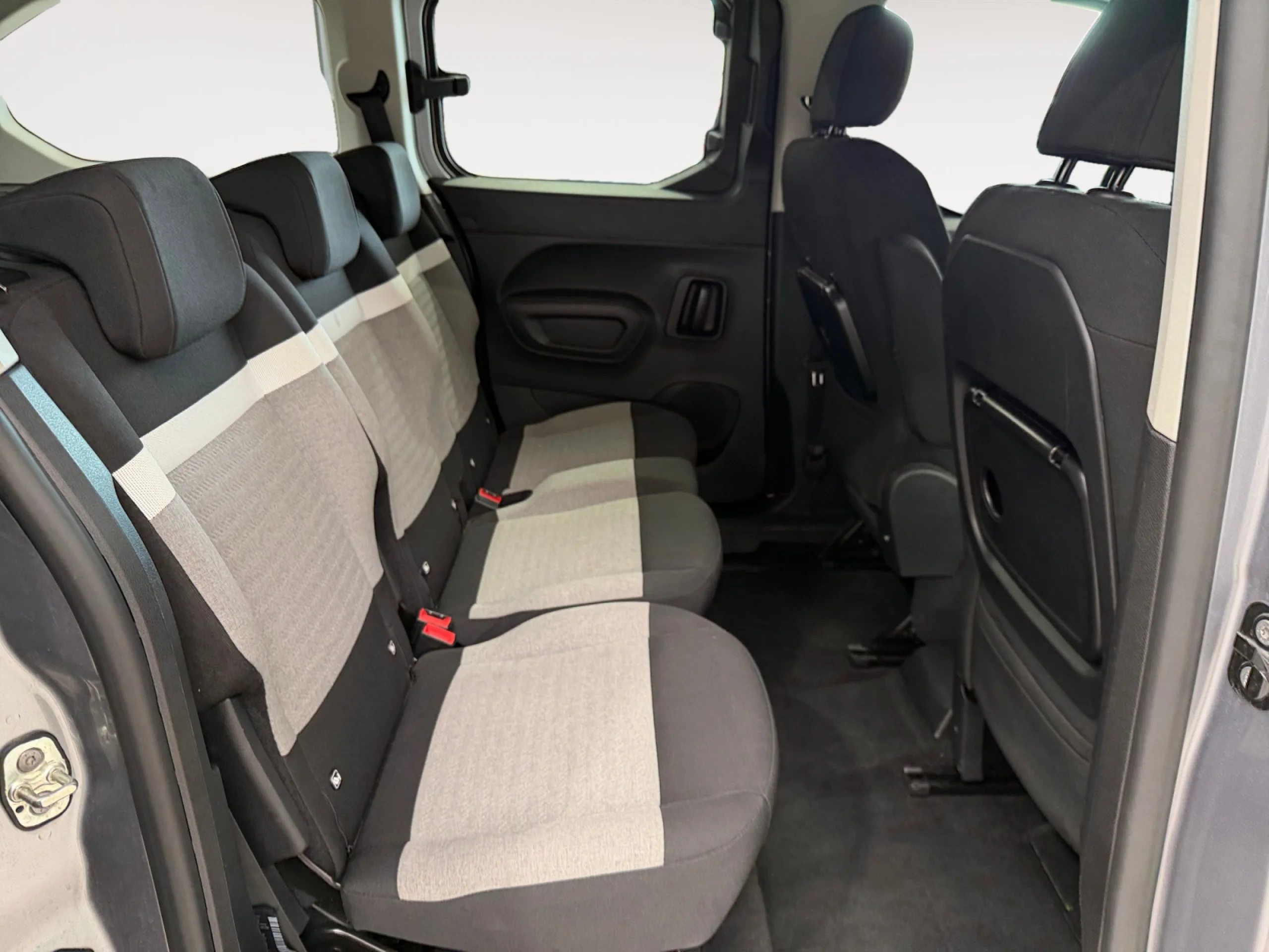 CITROEN BERLINGO XL BLUEHDI 130CV EAT8 PLUS - Foto 6