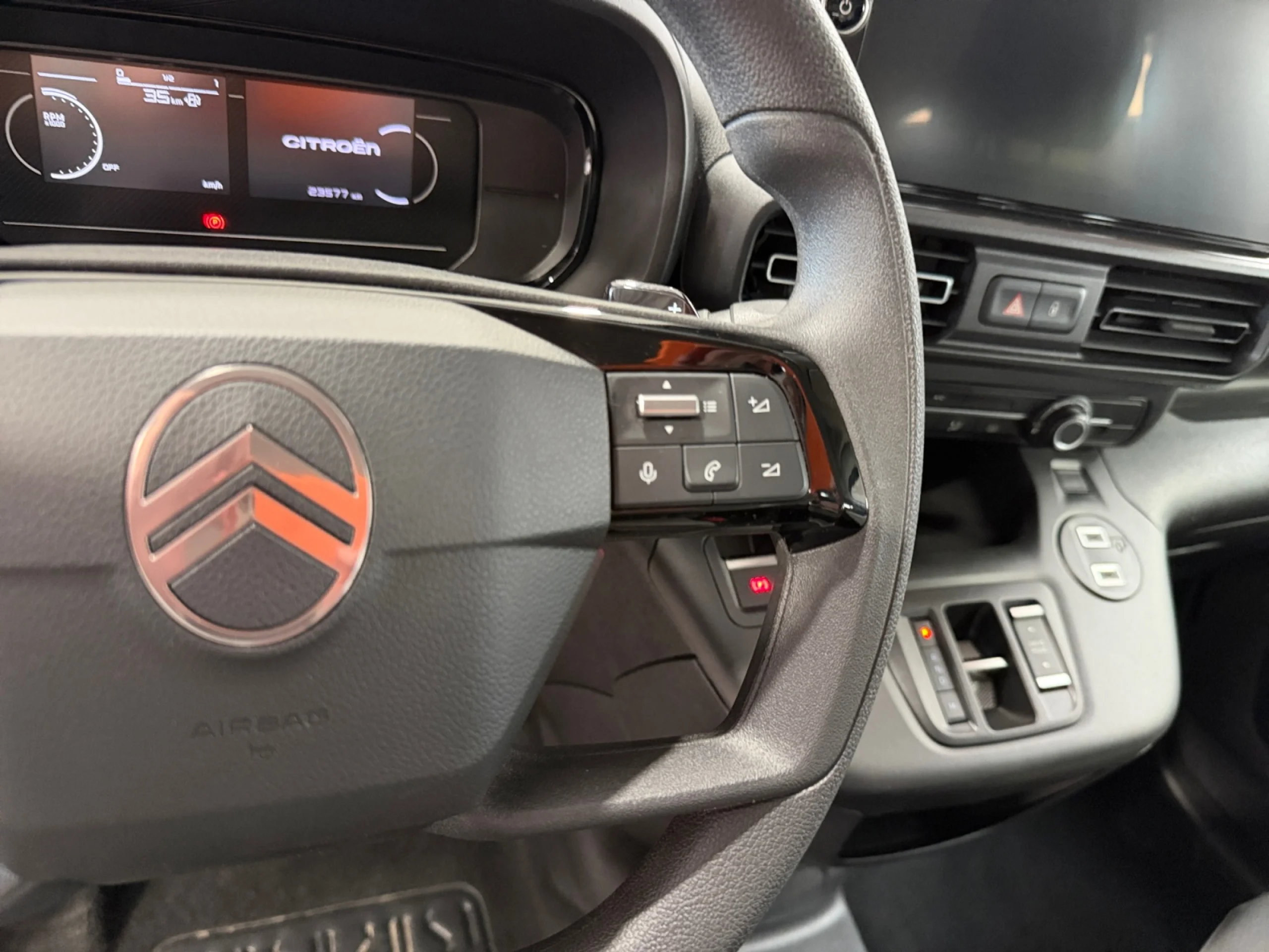 CITROEN BERLINGO XL BLUEHDI 130CV EAT8 PLUS - Foto 10