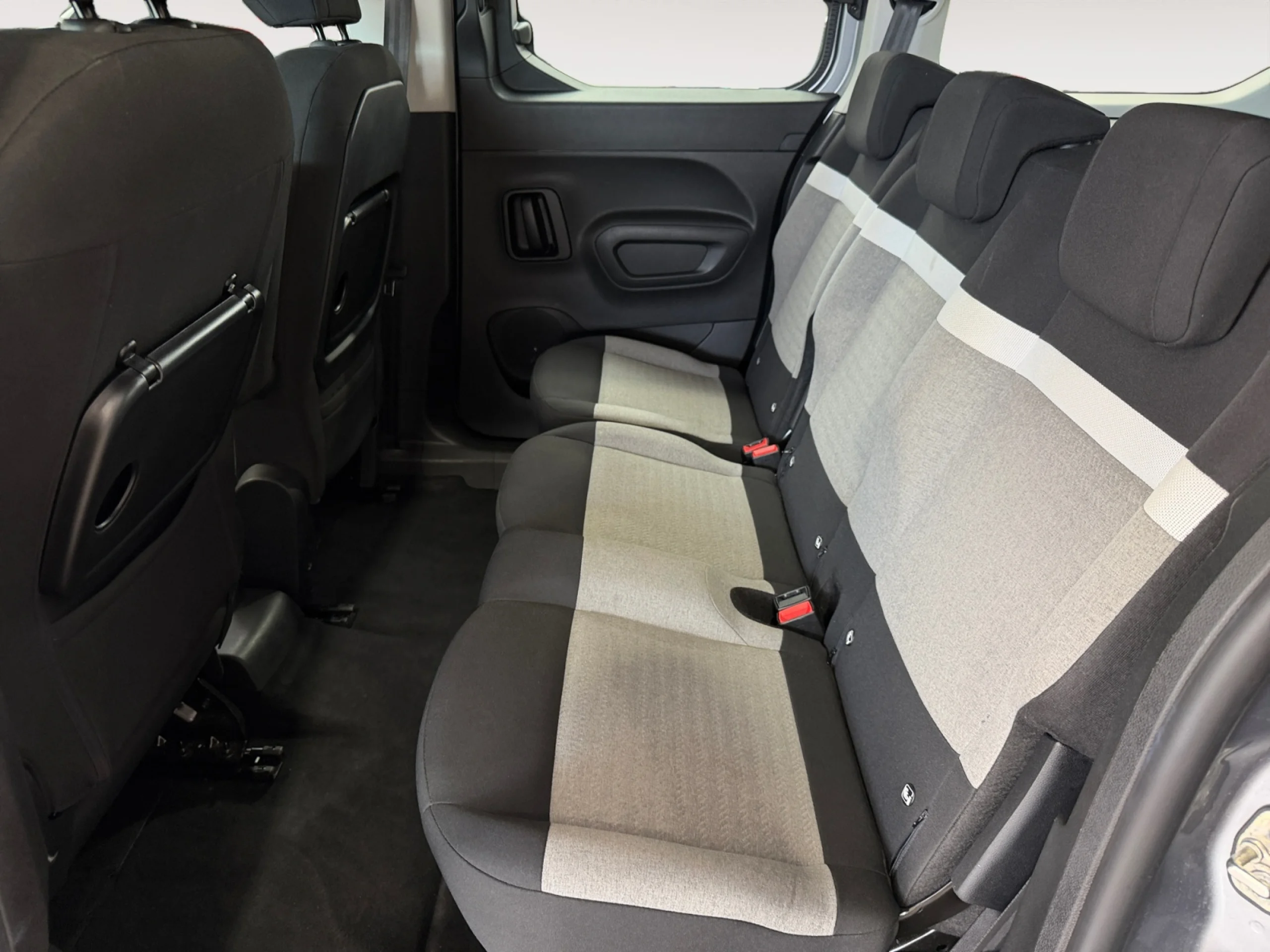 CITROEN BERLINGO XL BLUEHDI 130CV EAT8 PLUS - Foto 24