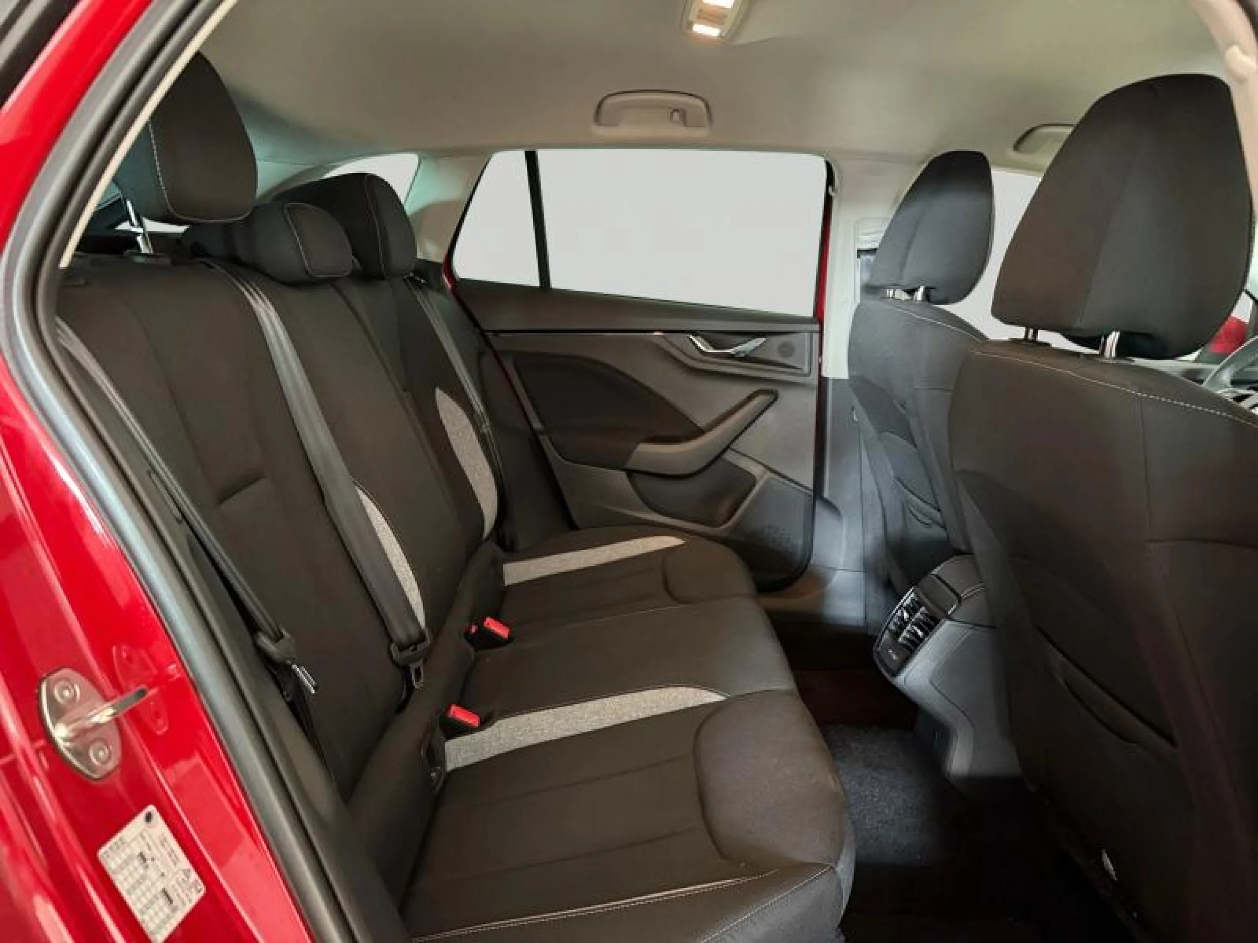 SKODA SCALA 1.0 TSI 85KW (115 CV) SELECTION - Foto 6