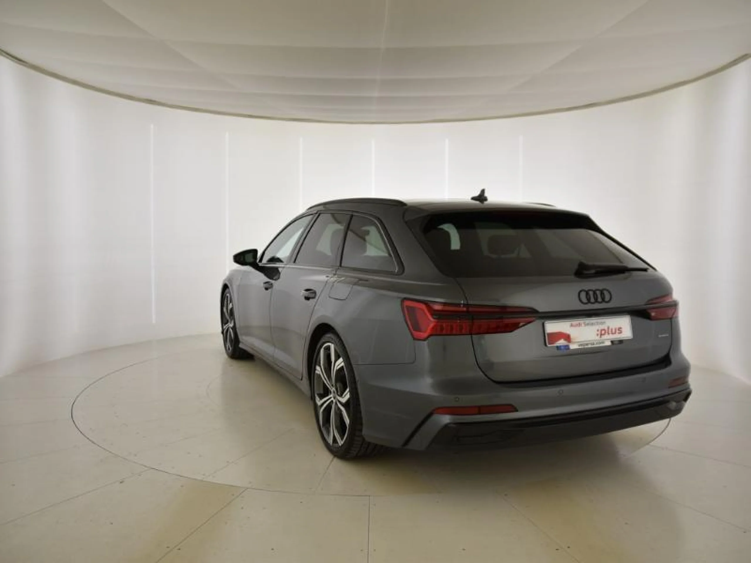 AUDI A6 AVANT 50 TFSIE QUATTRO ULTRA BLACK LINE - Foto 2