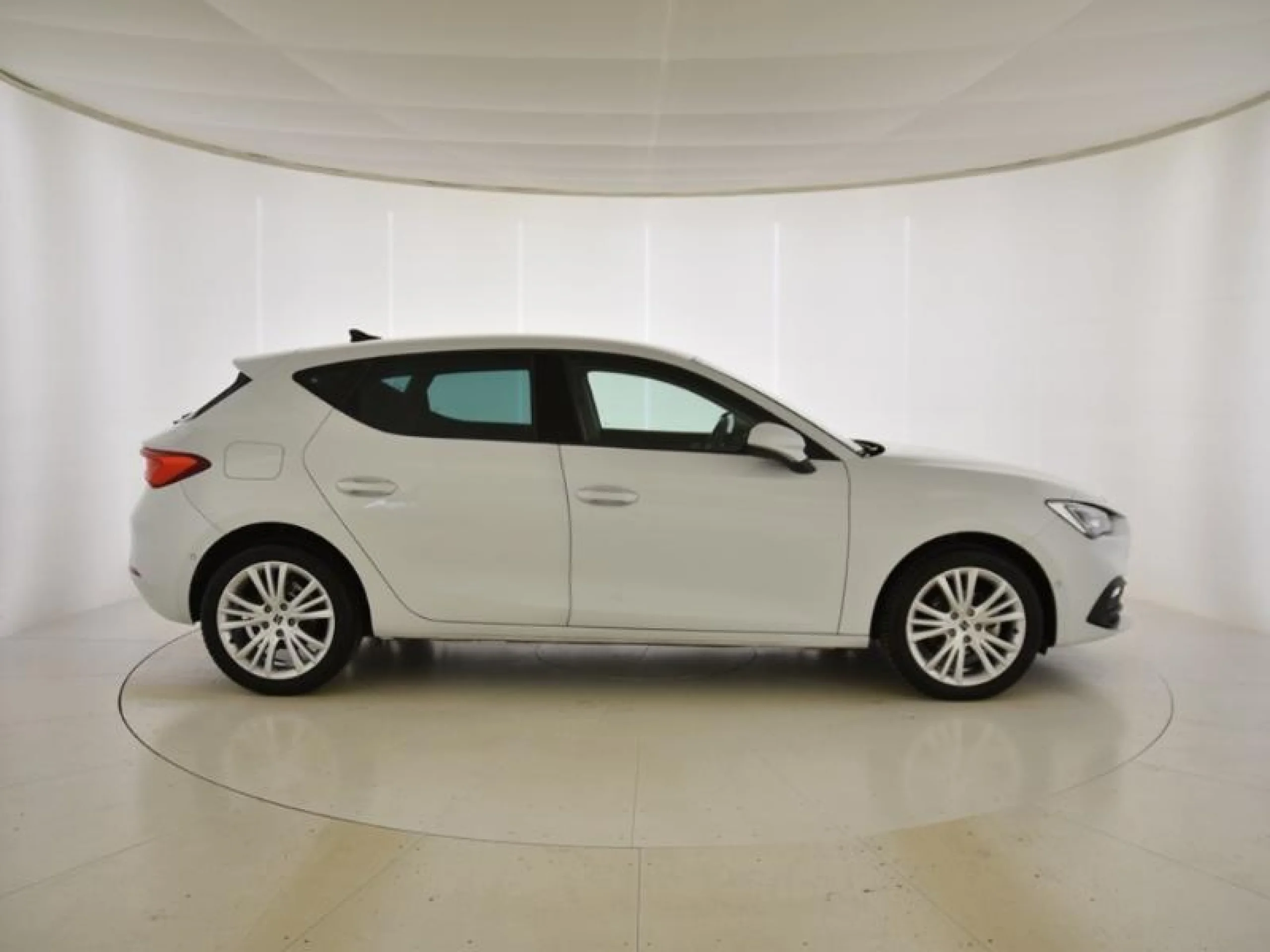SEAT LEON 1.5 ETSI 110KW DSG S&S STYLE SPECIAL ED - Foto 3