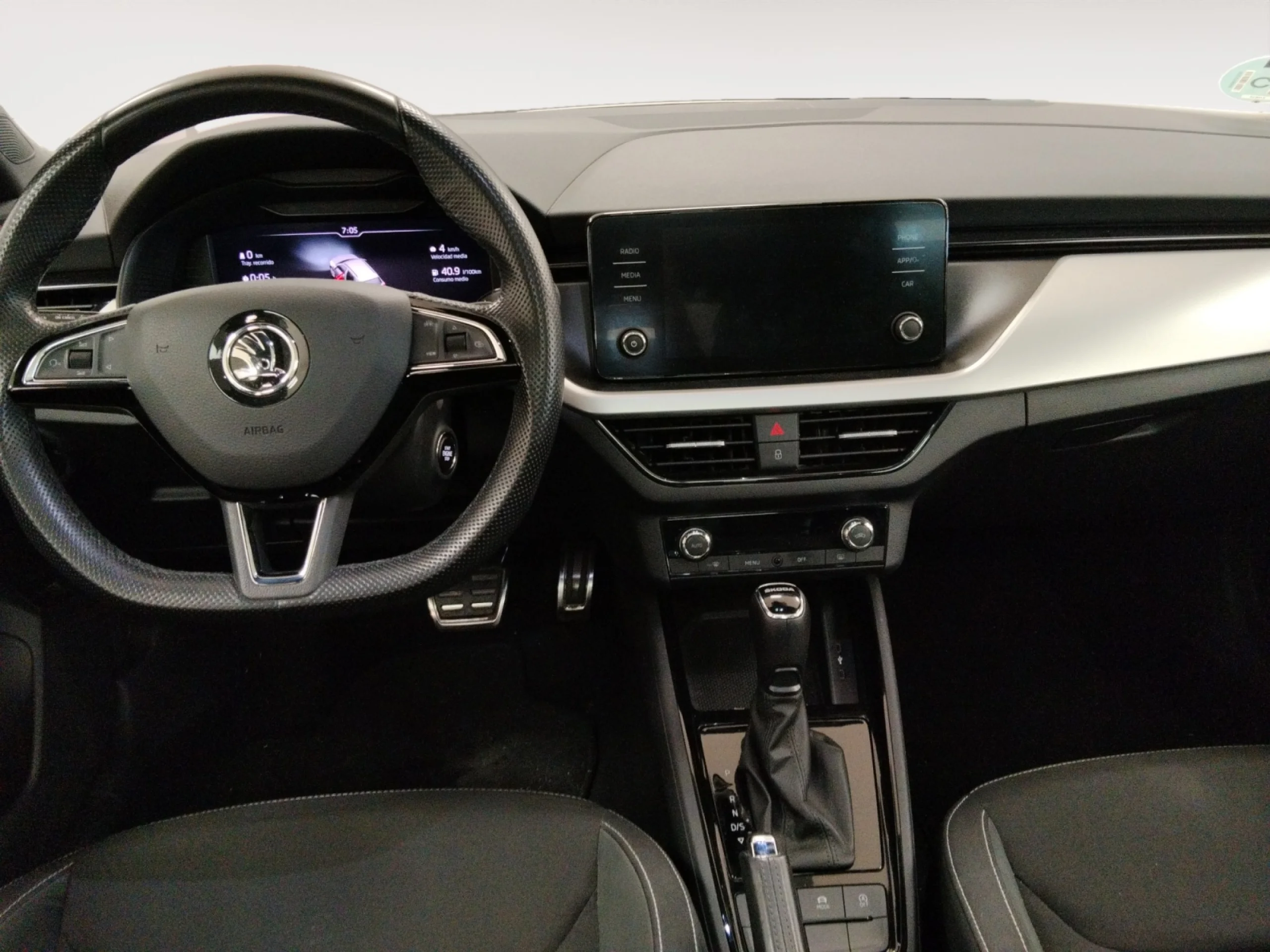 SKODA KAMIQ 1.5 TSI 110KW (150CV) SPORT - Foto 4