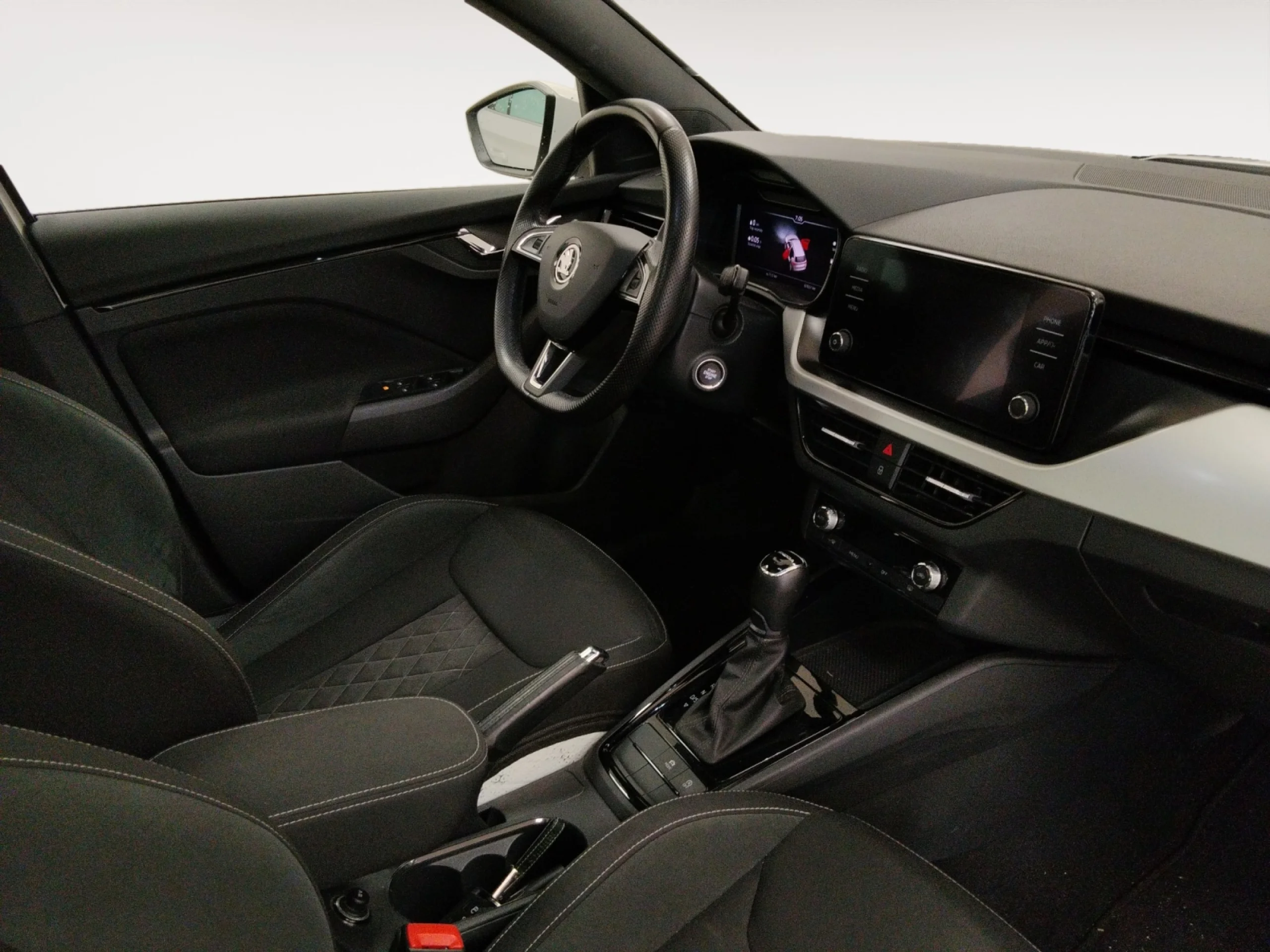 SKODA KAMIQ 1.5 TSI 110KW (150CV) SPORT - Foto 5