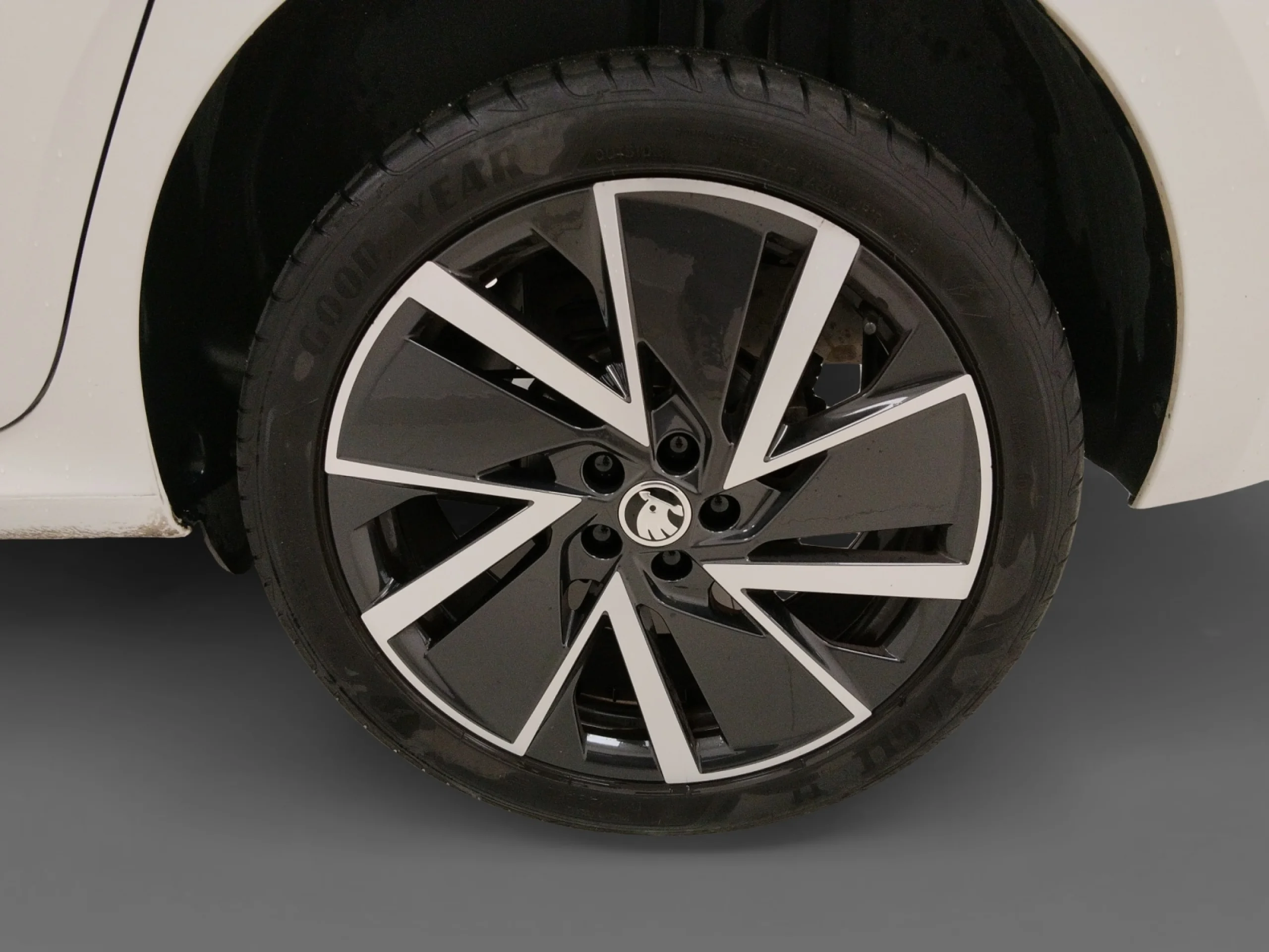 SKODA KAMIQ 1.5 TSI 110KW (150CV) SPORT - Foto 8
