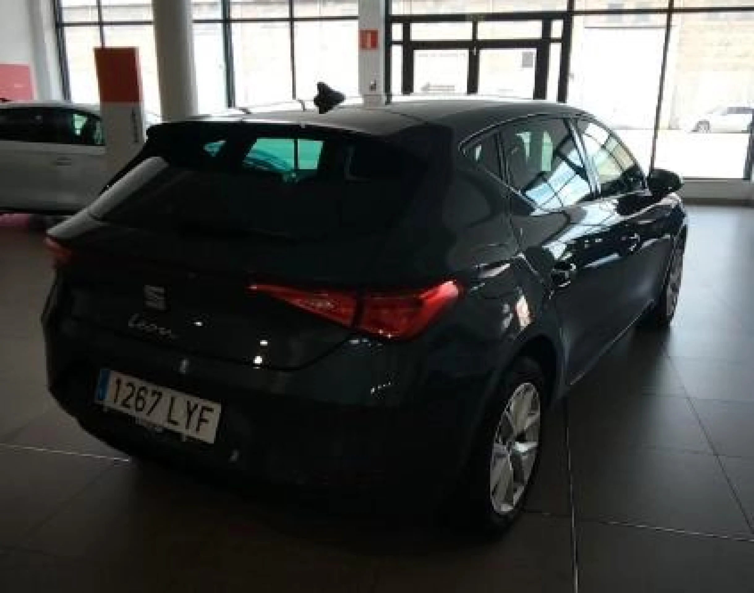 SEAT LEON 1.5 TSI 96KW S&S STYLE - Foto 3