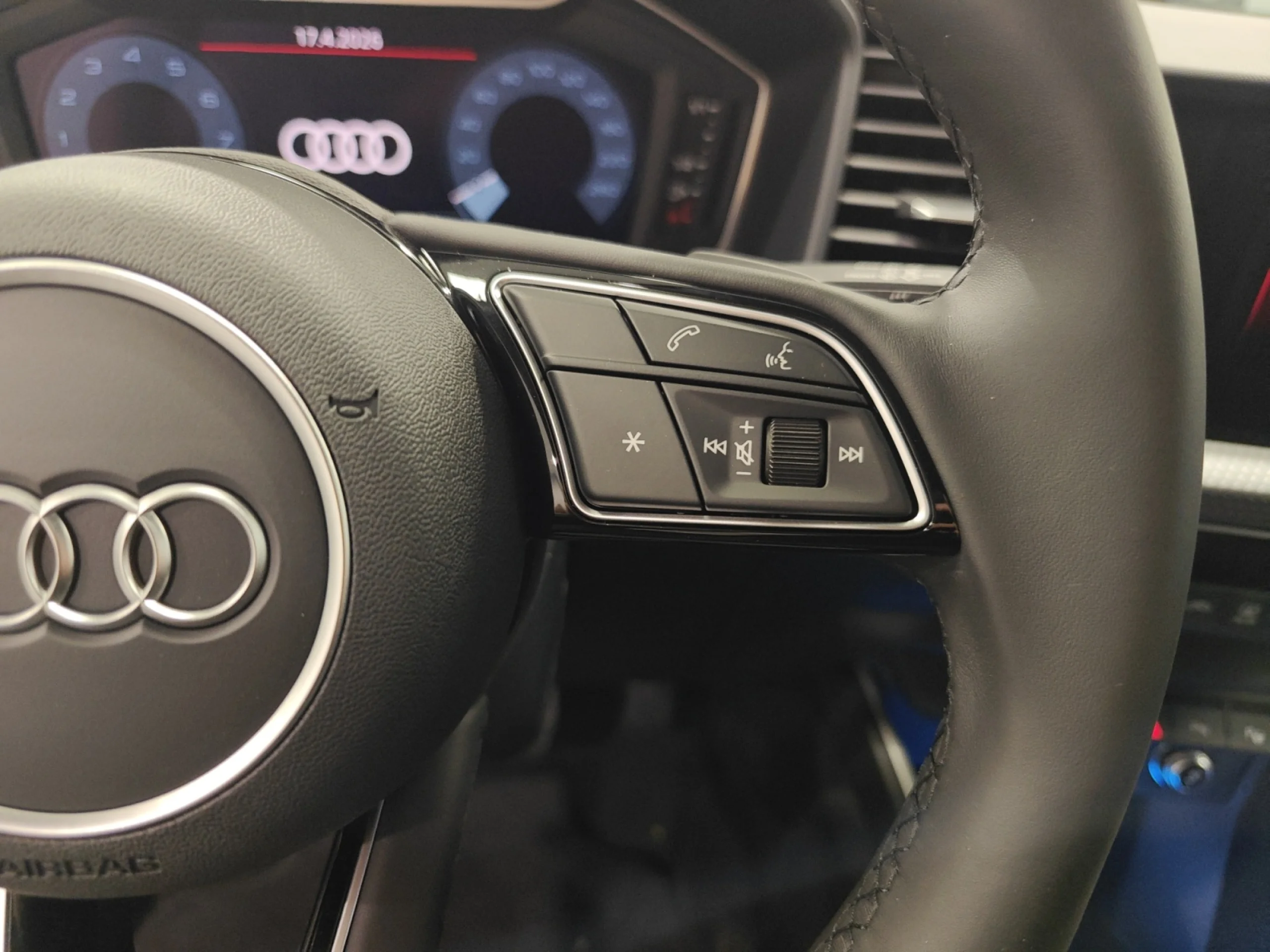 AUDI A1 SPORTBACK ADRENALIN 30 TFSI 85KW S TRON - Foto 10