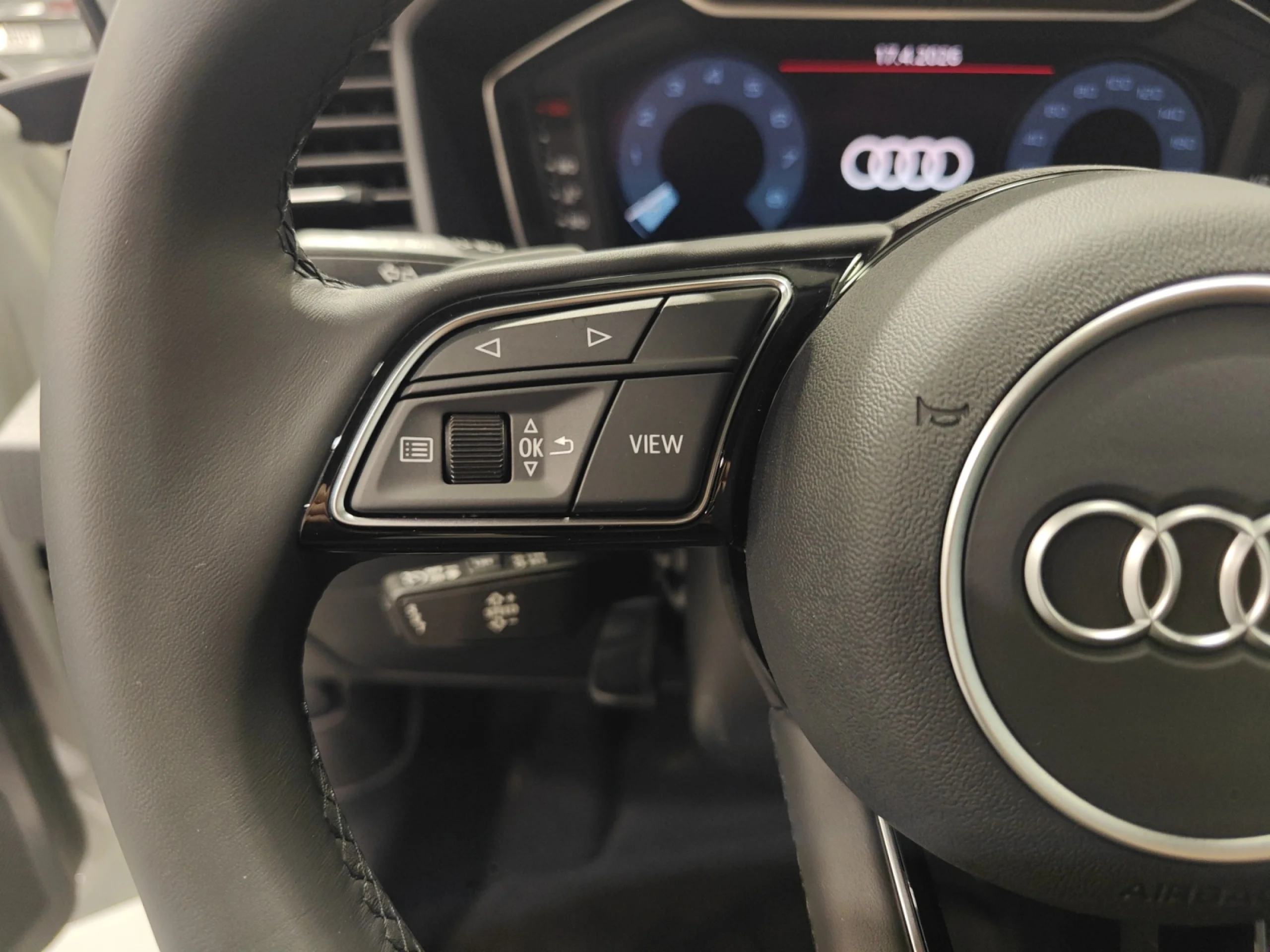 AUDI A1 SPORTBACK ADRENALIN 30 TFSI 85KW S TRON - Foto 11