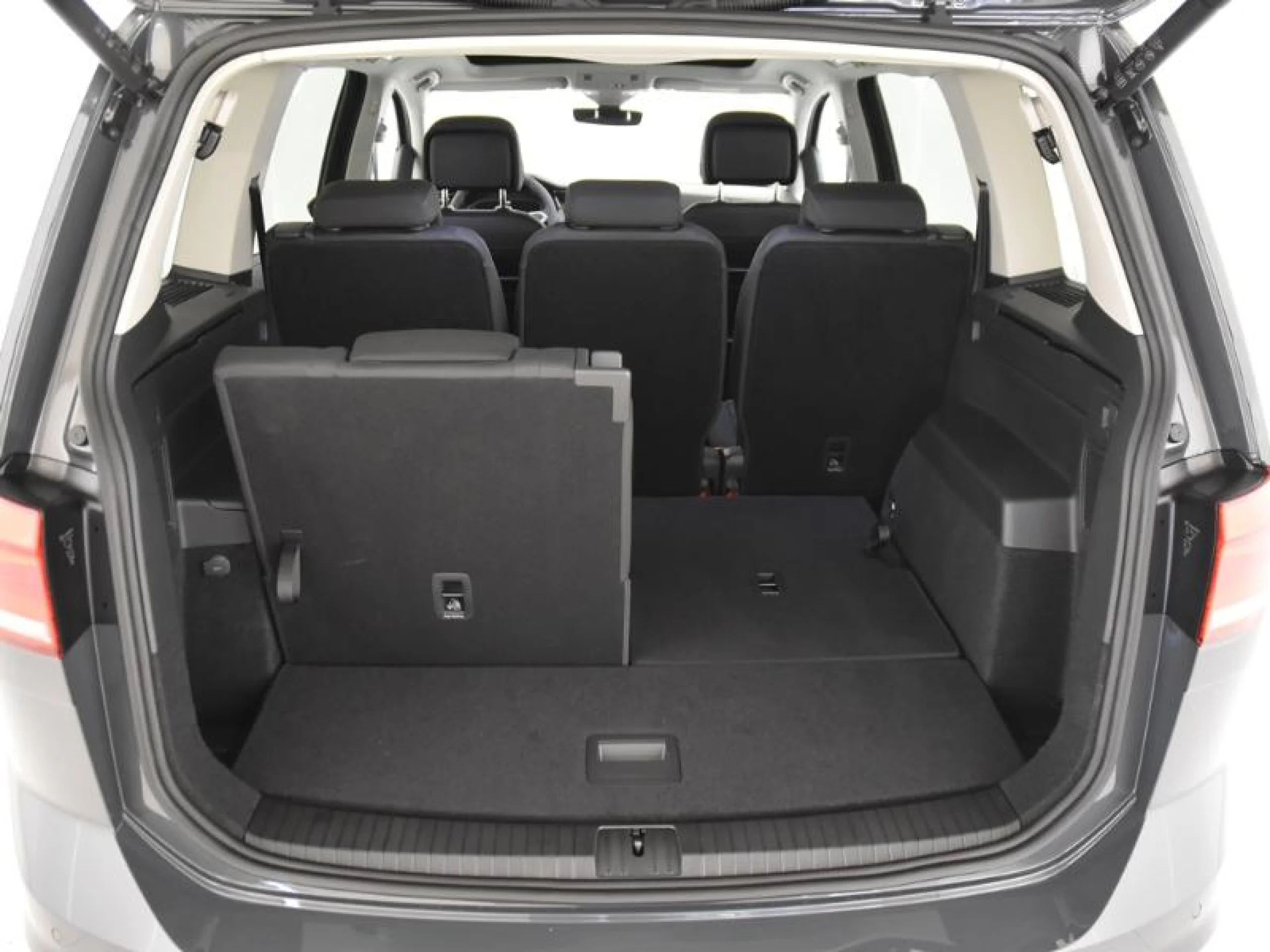 VOLKSWAGEN TOURAN TOURAN MÁS 2.0 TDI 110 KW (150 CV)  AUTOMÁTICO DSG 7 VEL. - Foto 7