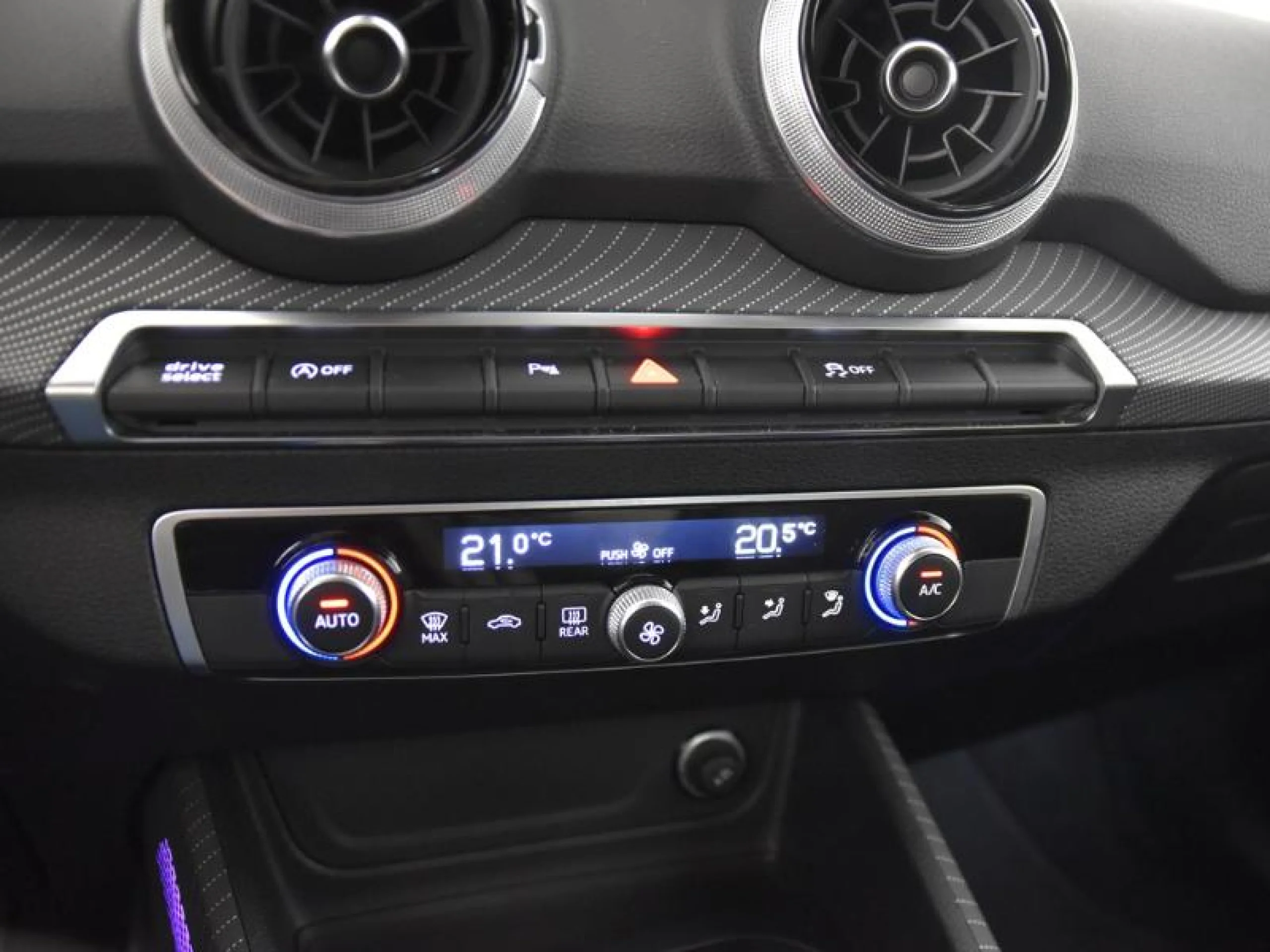 AUDI Q2 ADRENALIN 35 TDI 110KW (150CV) S TRONIC - Foto 12