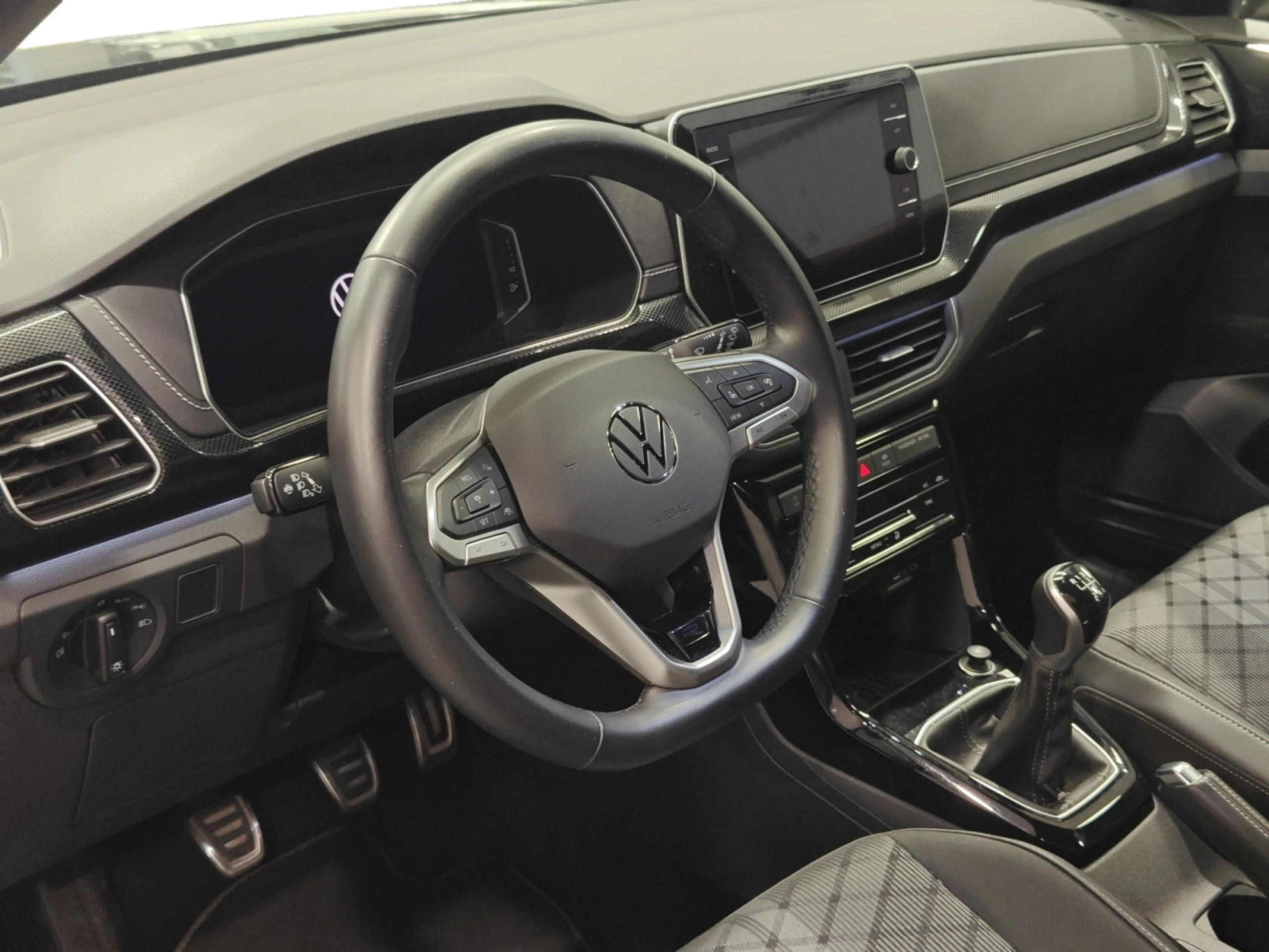 VOLKSWAGEN T CROSS R LINE 1.0 TSI 85KW (115CV) - Foto 9