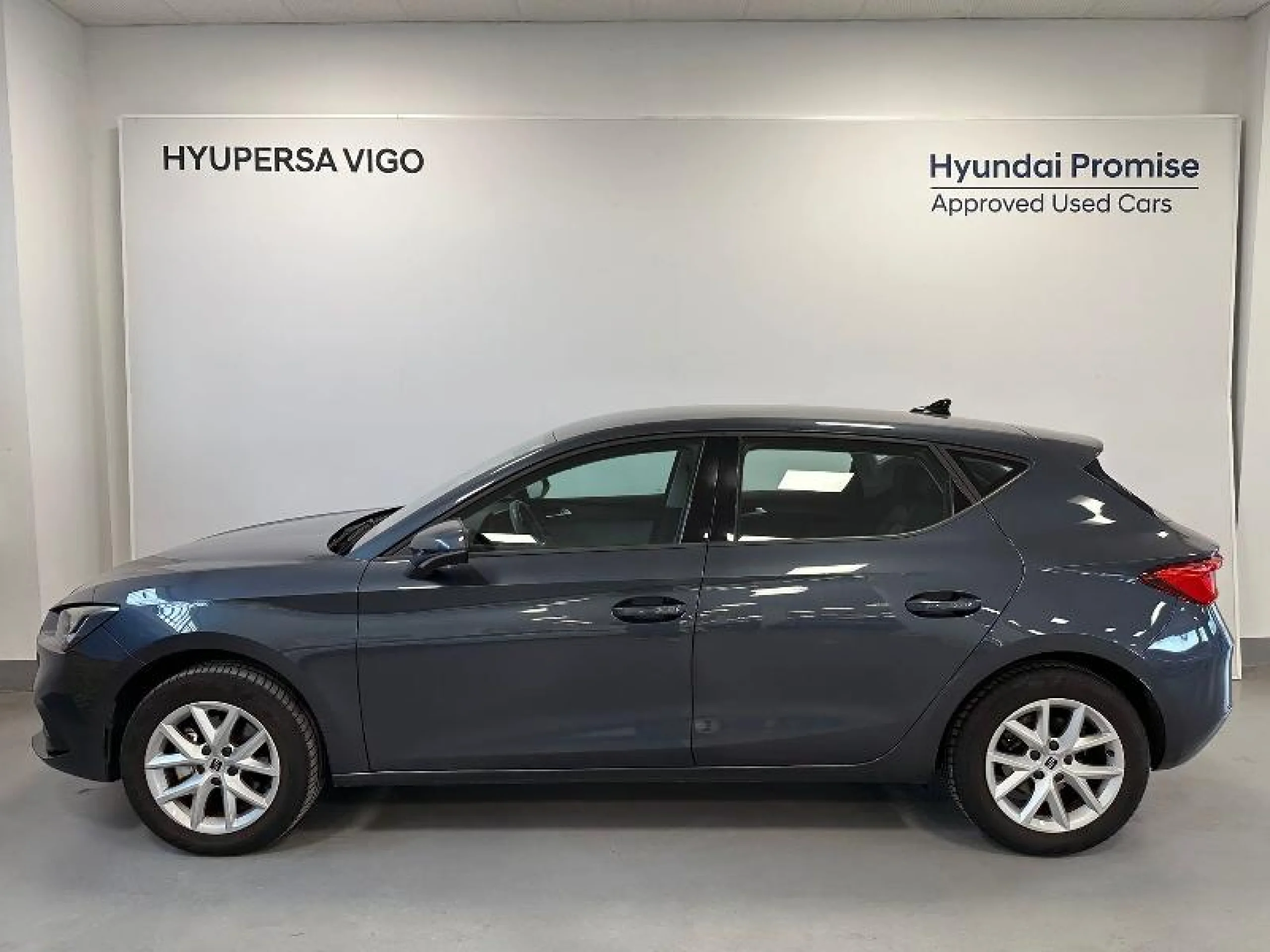 SEAT LEON 1.0 TSI 81KW S&S STYLE - Foto 2