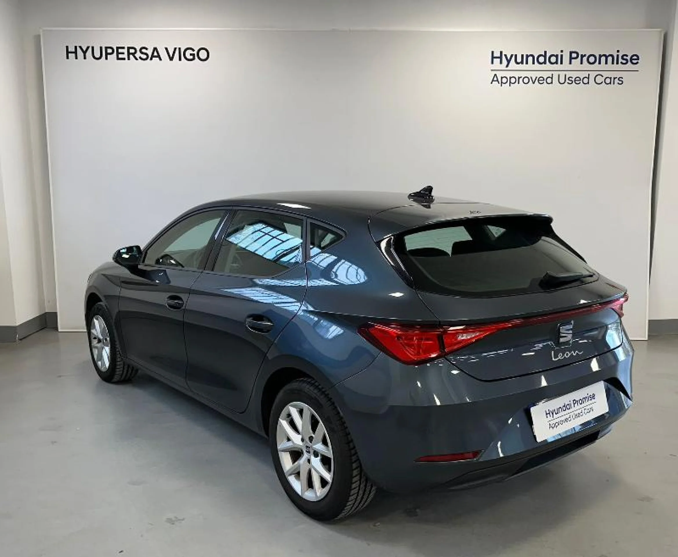SEAT LEON 1.0 TSI 81KW S&S STYLE - Foto 3